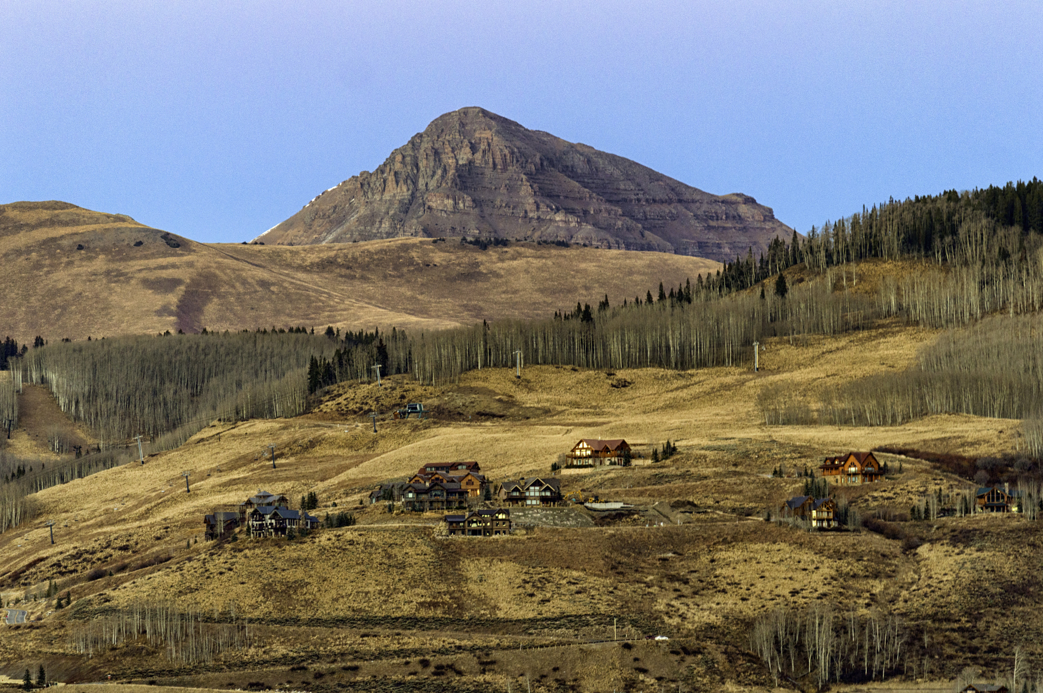 Nikon AF-S Nikkor 70-200mm F4G ED VR sample photo. Lil' mountain town photography