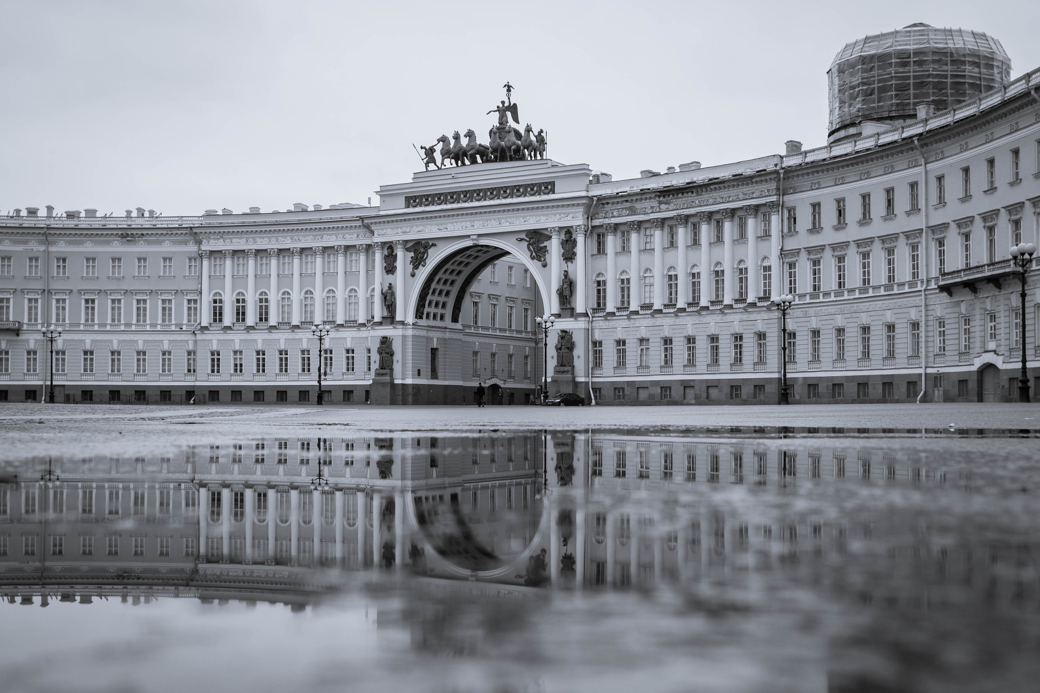 Canon EOS 550D (EOS Rebel T2i / EOS Kiss X4) + Canon EF 28mm F1.8 USM sample photo. General staff building (saint petersburg) photography