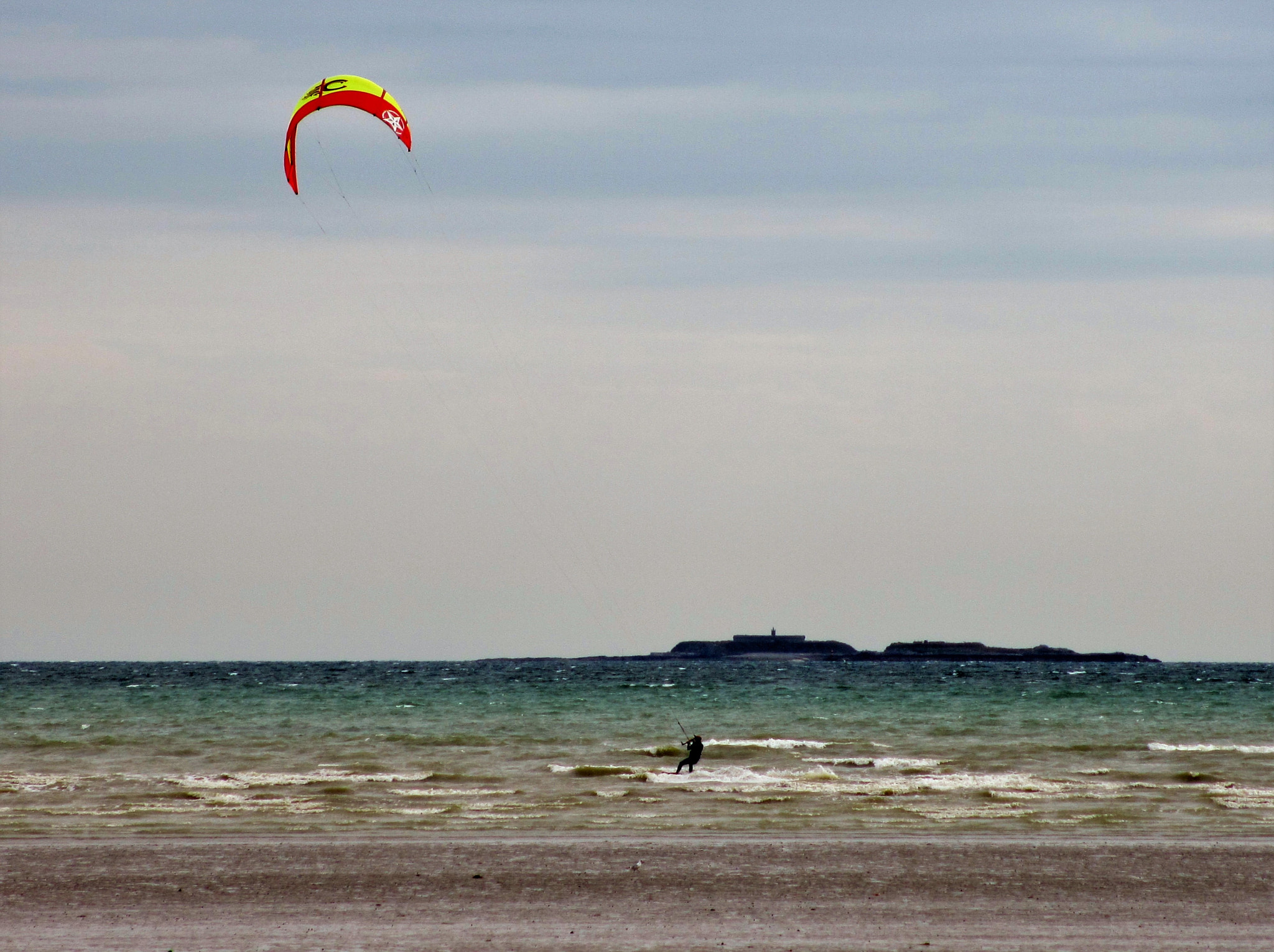 Canon PowerShot ELPH 310 HS (IXUS 230 HS / IXY 600F) sample photo. Kitesurfer at normandie utah beach photography