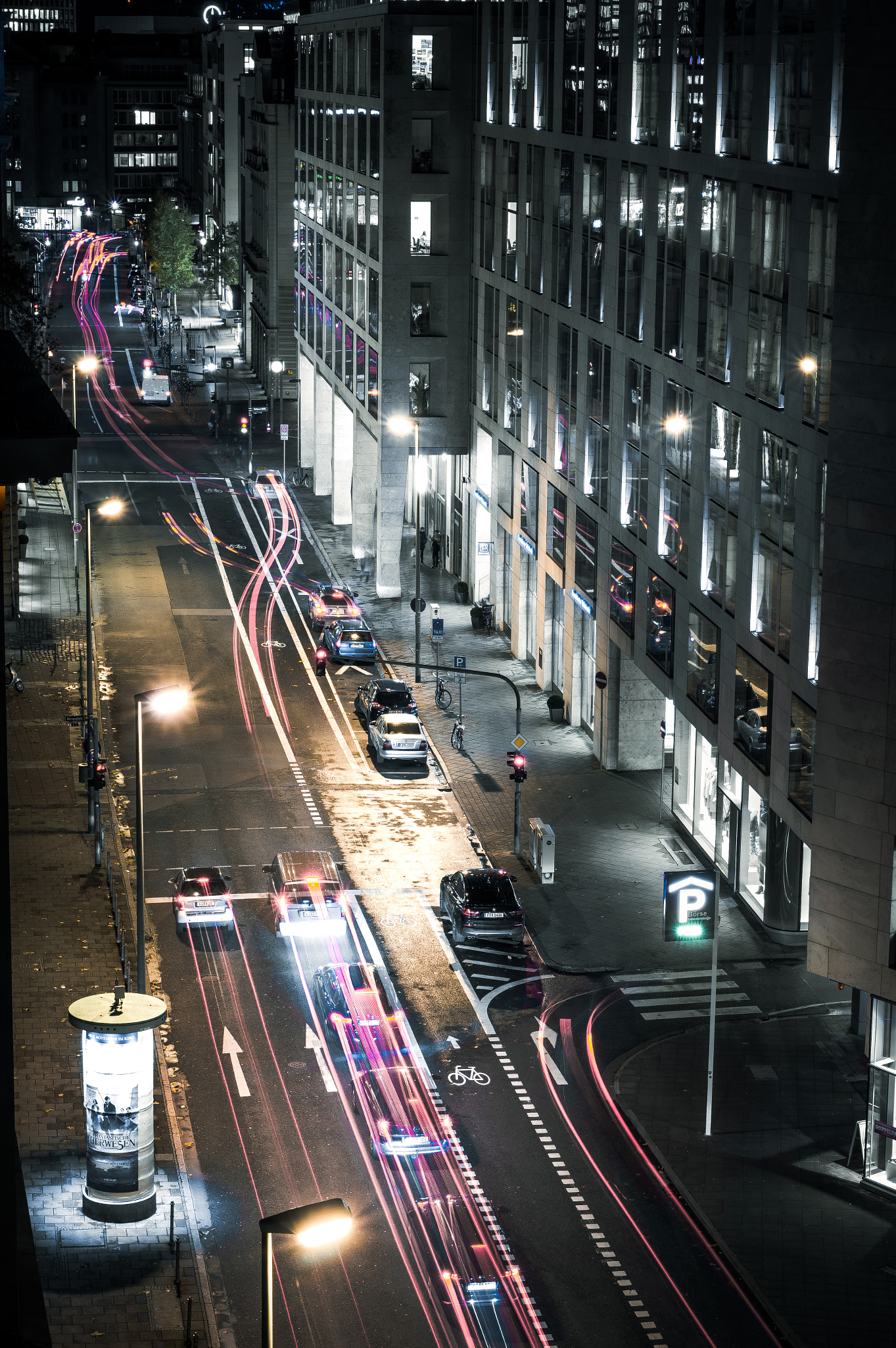 Sony SLT-A58 sample photo. City live photography