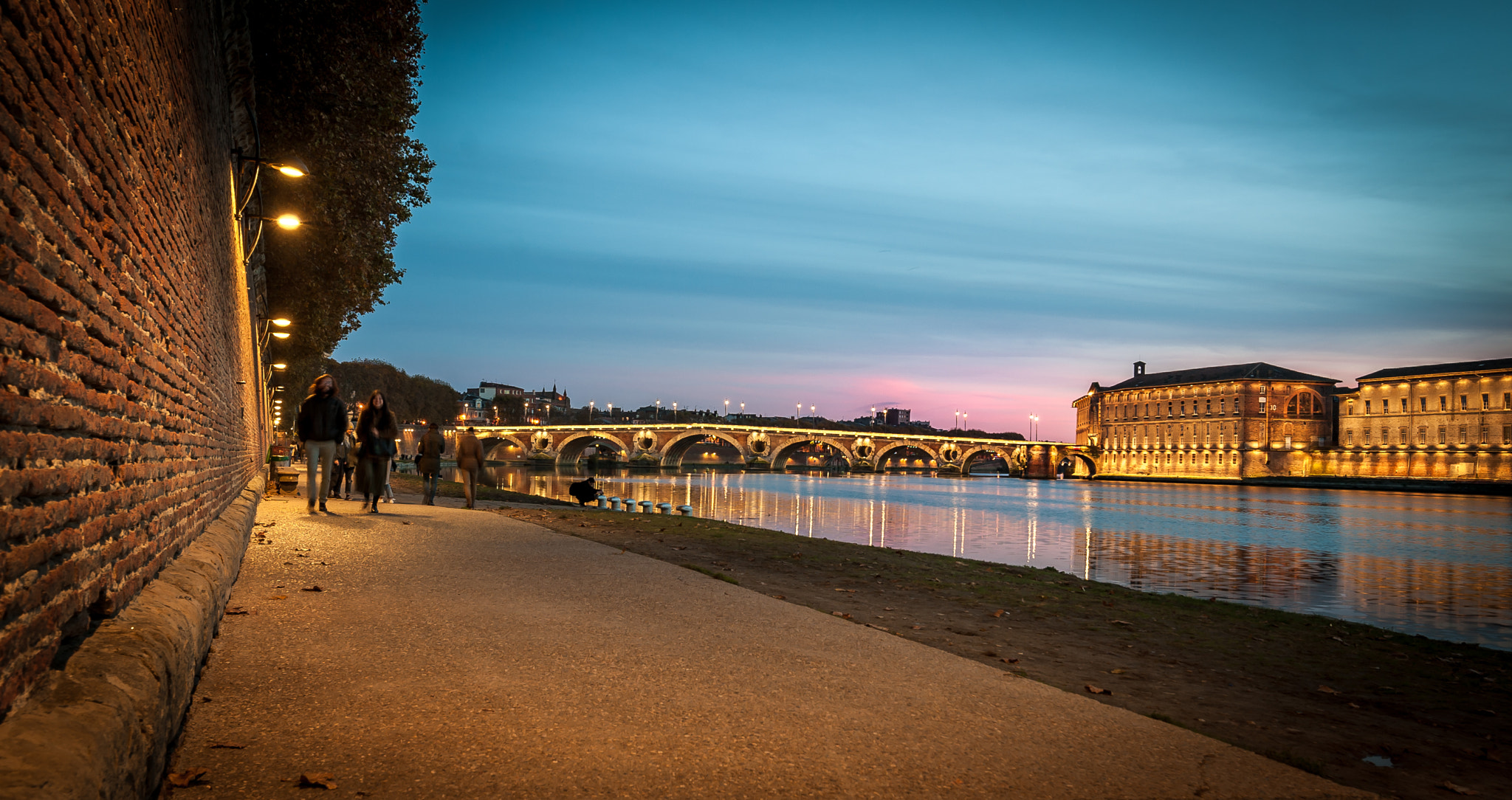 Tamron SP 15-30mm F2.8 Di VC USD sample photo. Blue hour by the garonne river photography