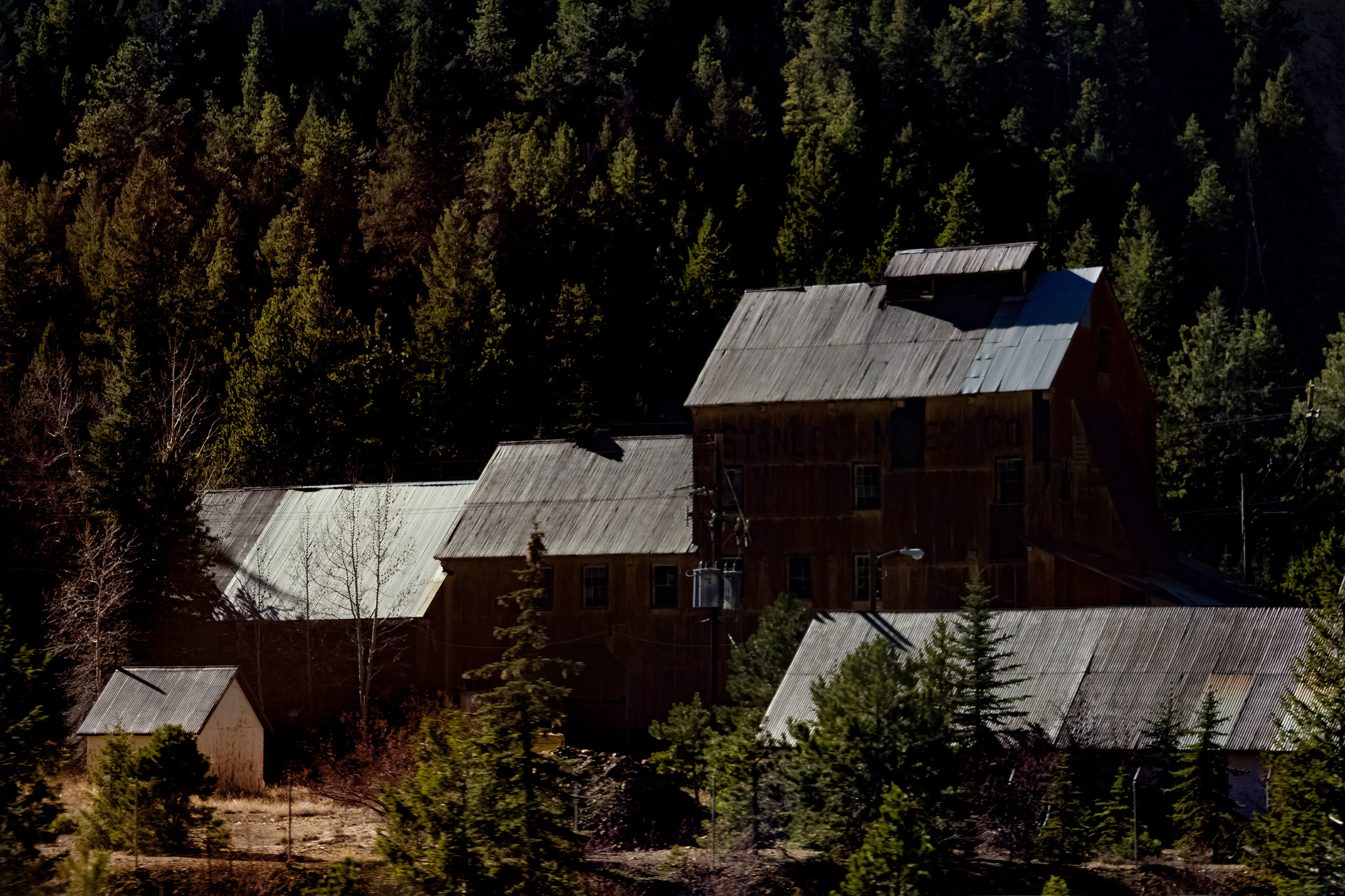 Canon EOS 100D (EOS Rebel SL1 / EOS Kiss X7) sample photo. Colorado mine photography