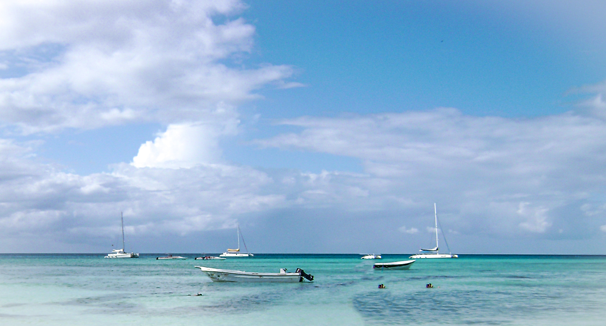 Sony DSC-S650 sample photo. Skyline in the sea. photography