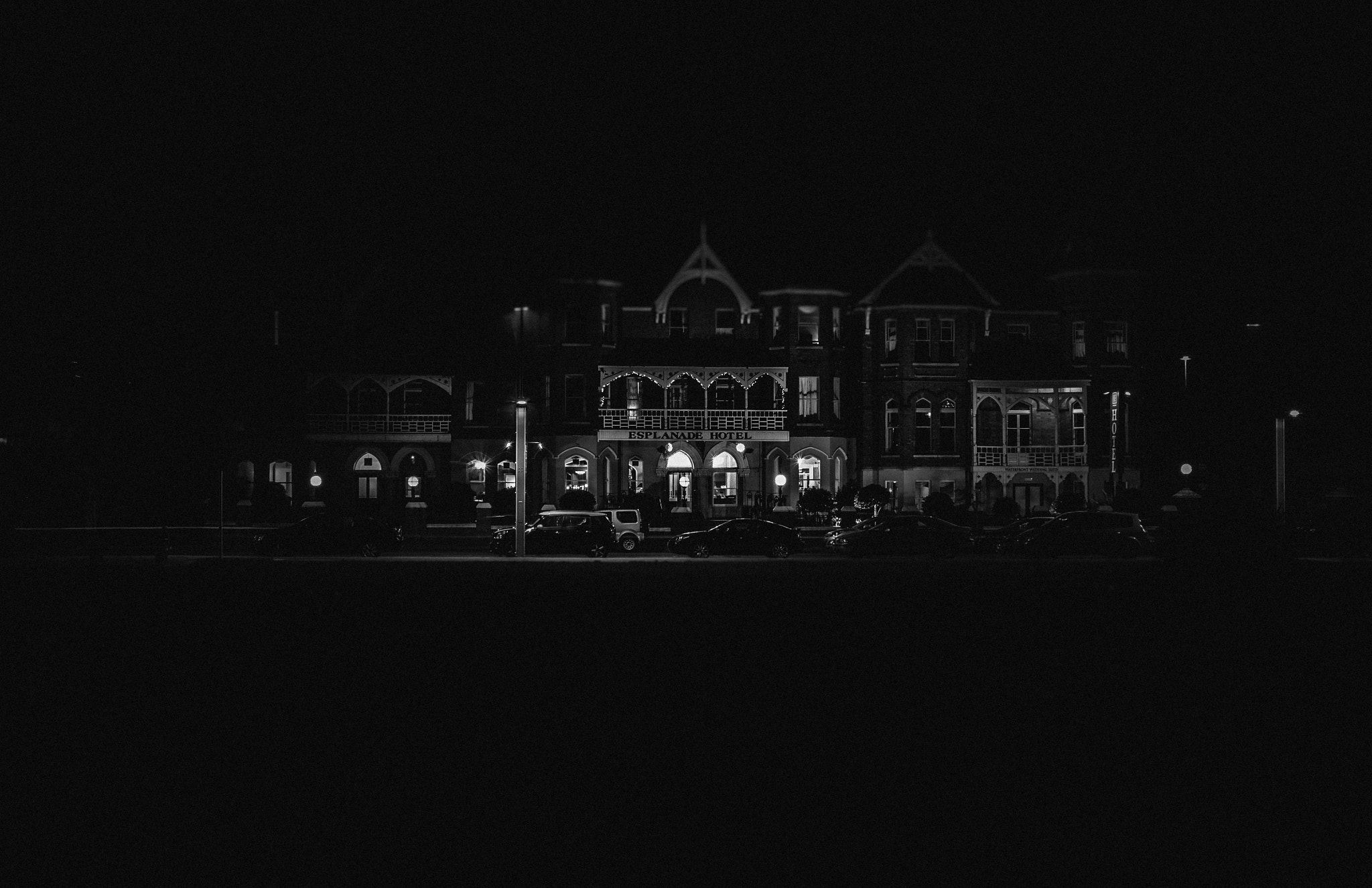 Sony SLT-A55 (SLT-A55V) sample photo. Esplanade hotel photography