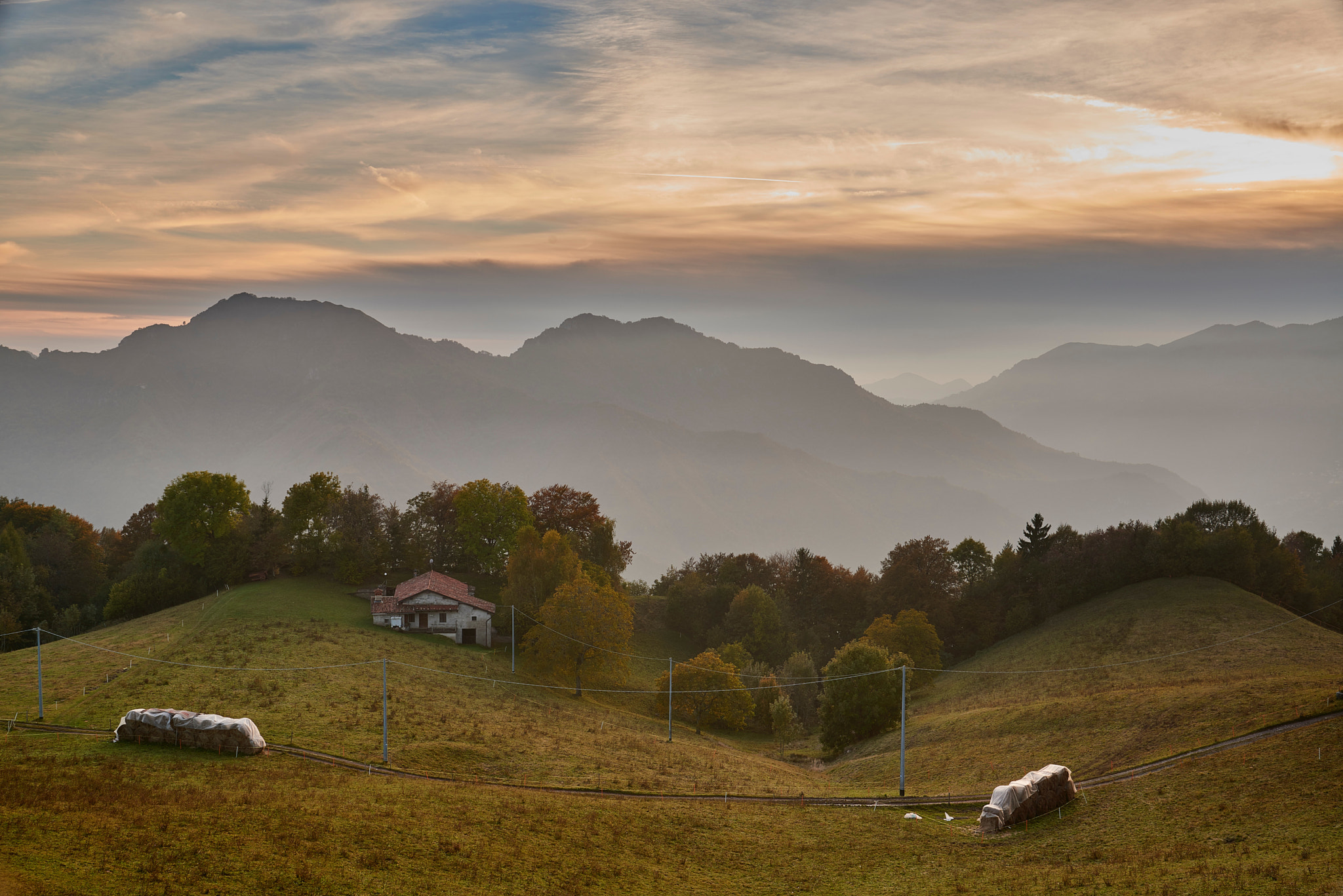 Nikon AF-S Nikkor 24-120mm F4G ED VR sample photo. Sunset in the mountains photography