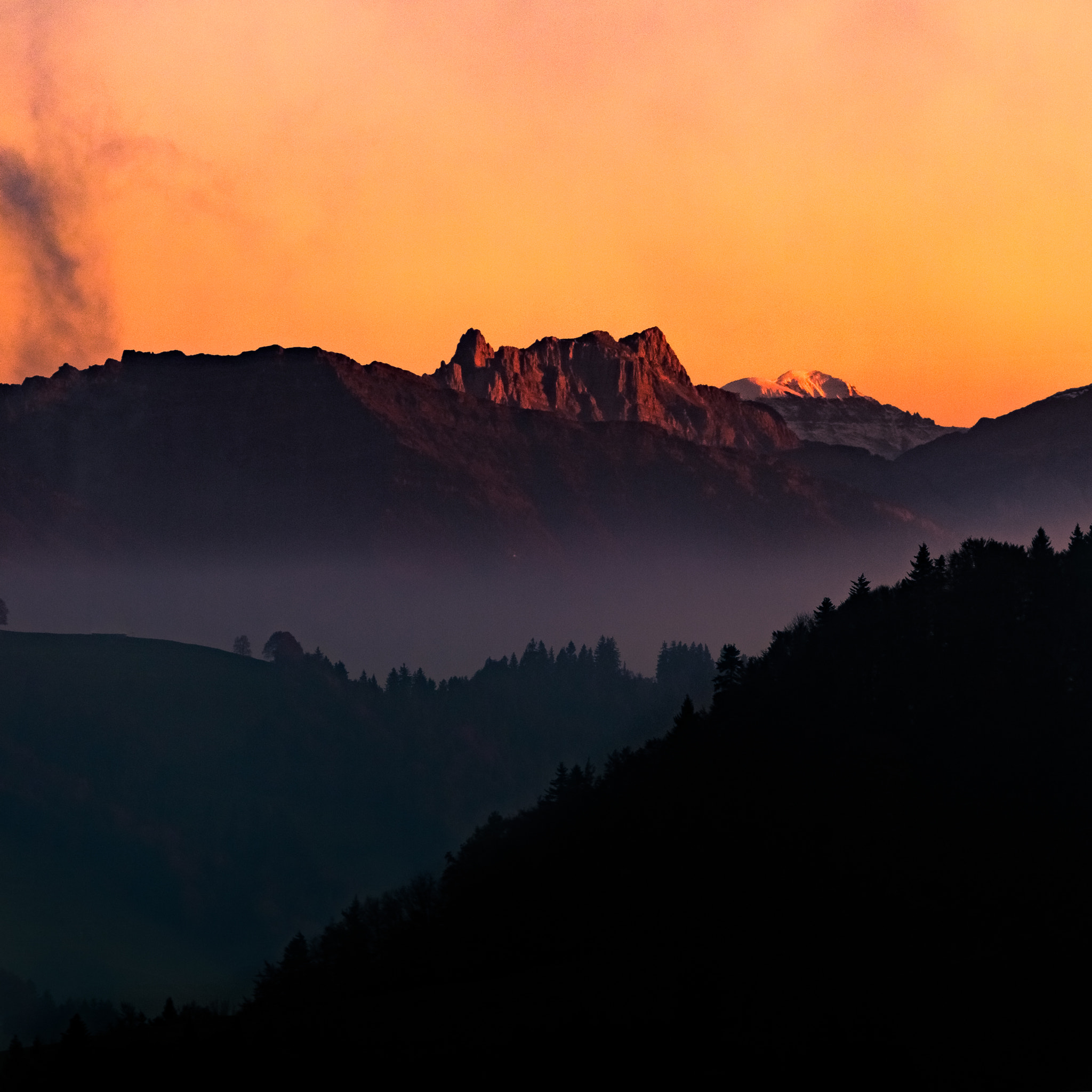 Sigma 24-105mm f/4 DG OS HSM | A sample photo. Montain in red photography