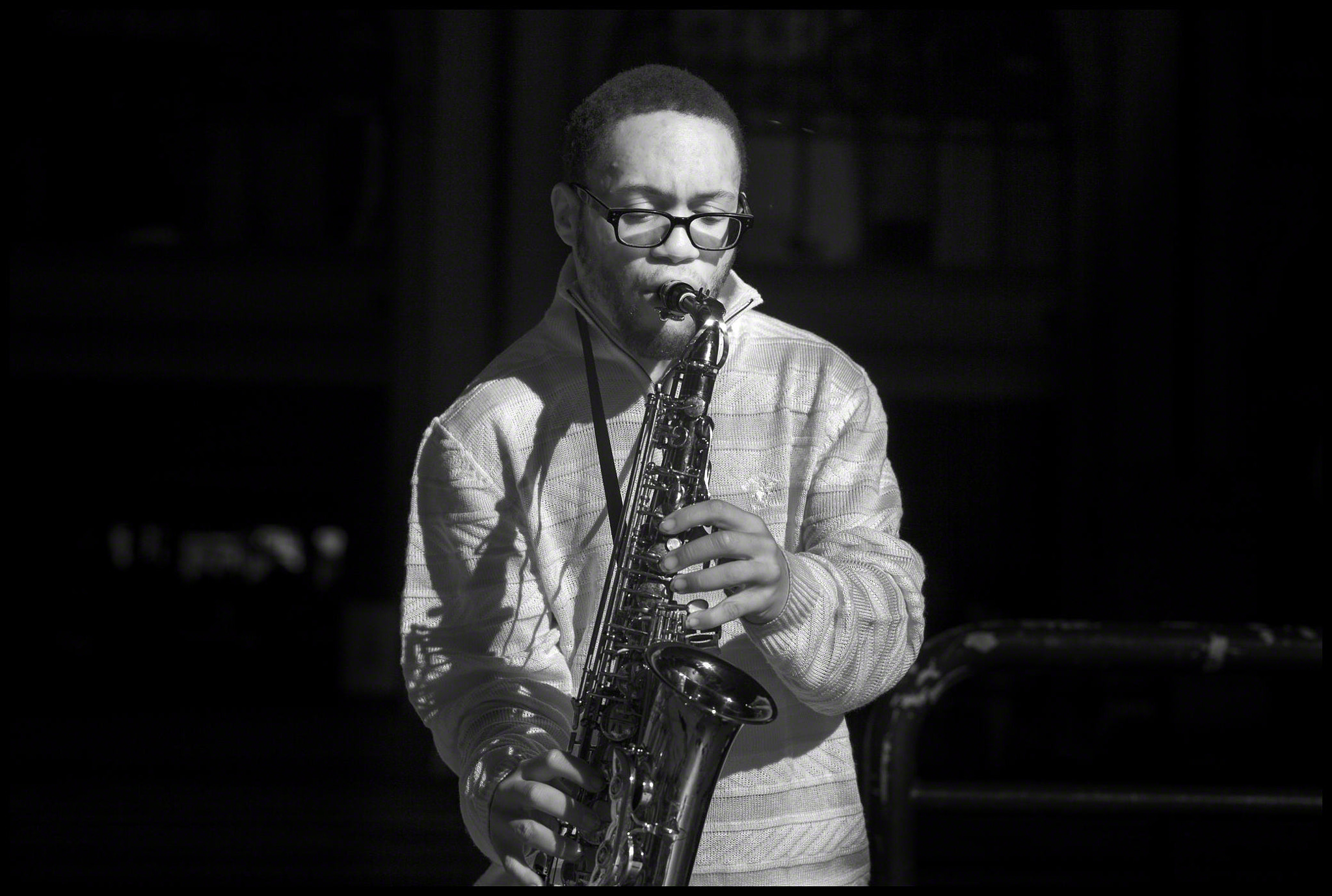 Sony a7S + FE 85mm F1.4 sample photo. Sax on th embarcadero (infrared) photography