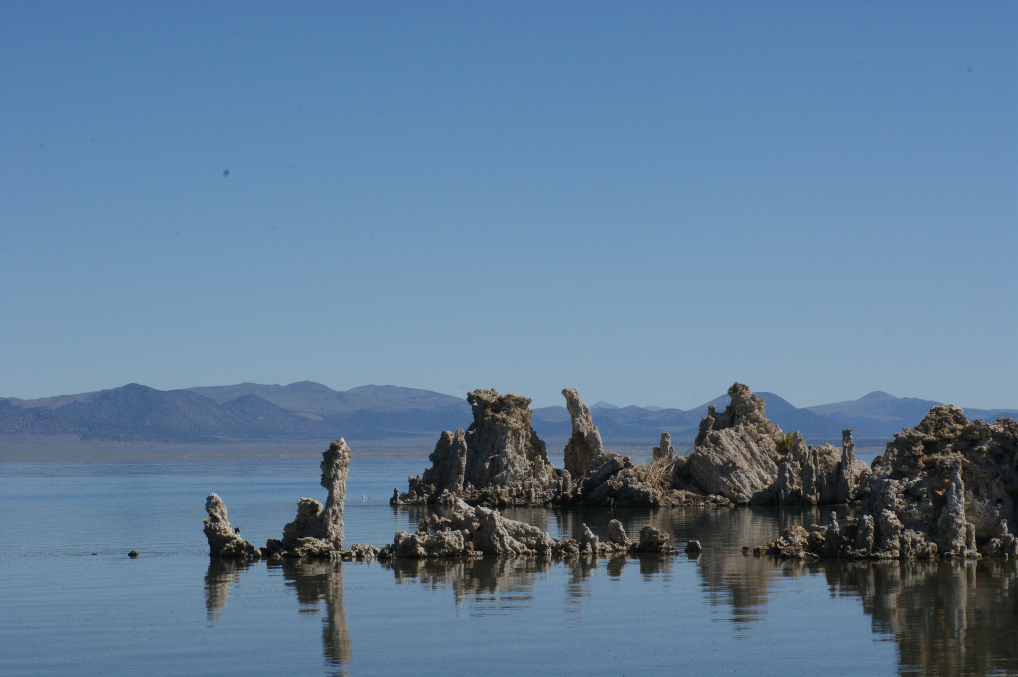 Sony Alpha DSLR-A350 sample photo. Mono lake photography