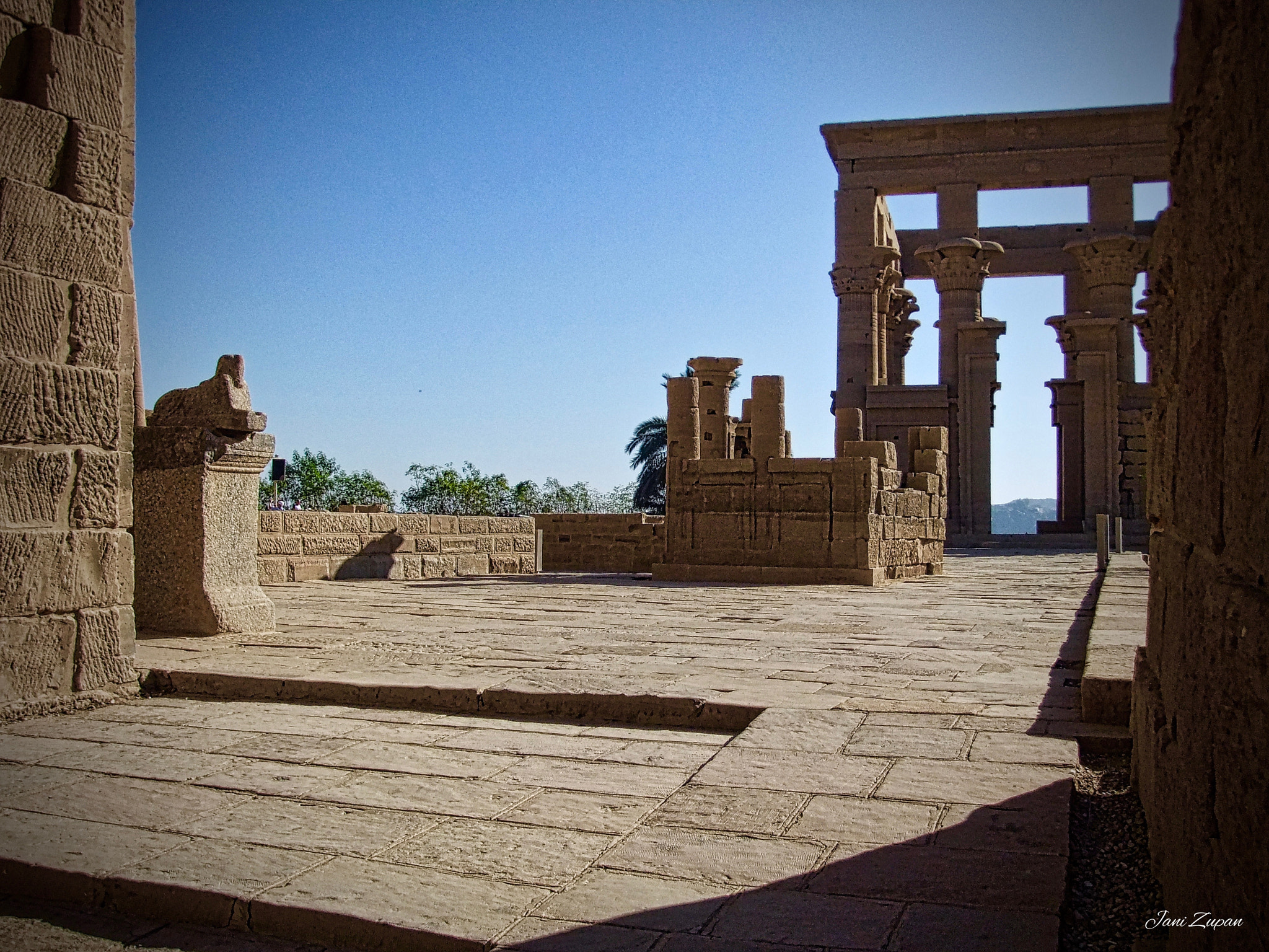 FujiFilm FinePix JZ300 (FinePix JZ305) sample photo. Old temple photography