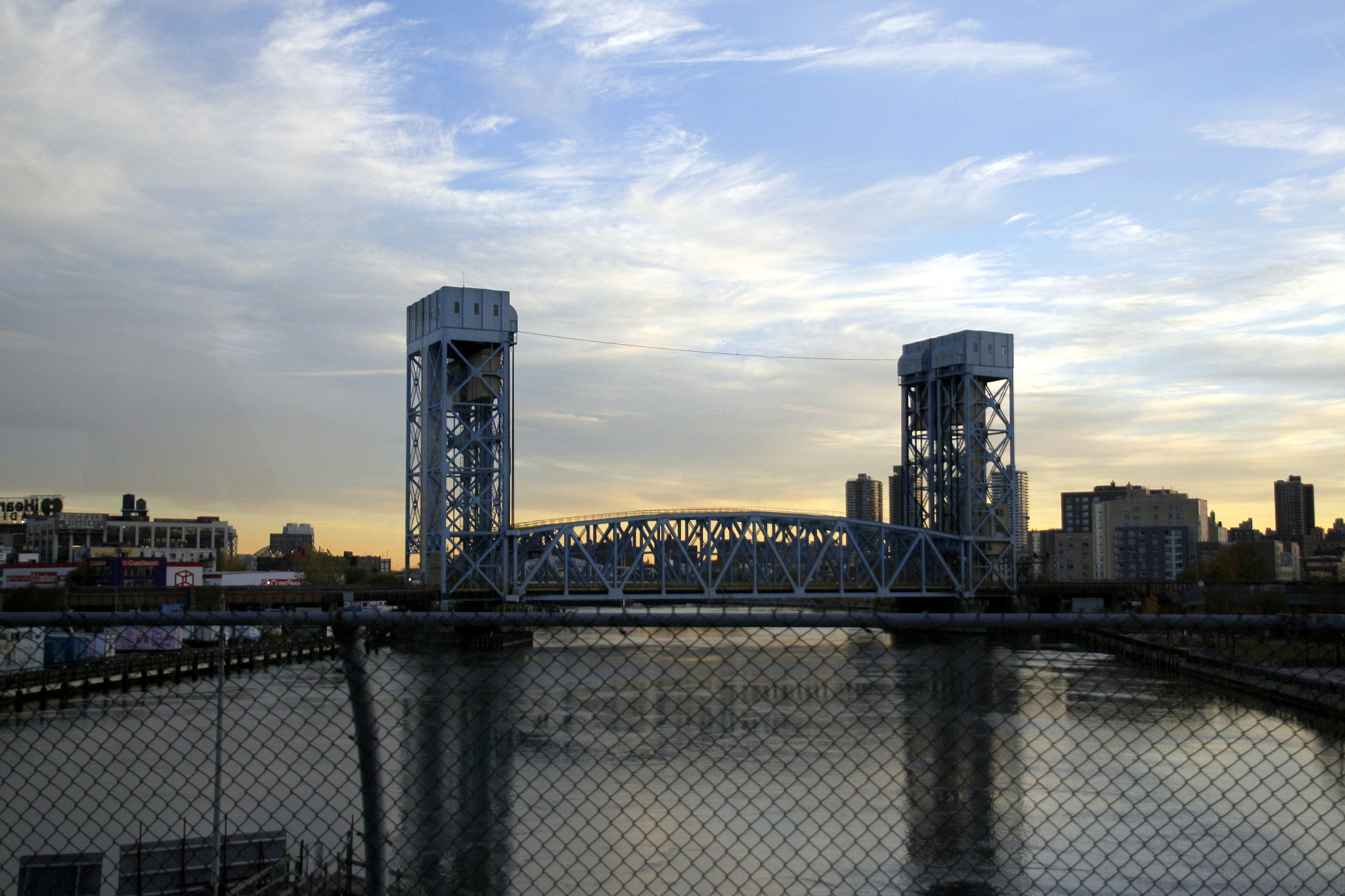 Canon EOS 700D (EOS Rebel T5i / EOS Kiss X7i) sample photo. Sundown on the bridge photography
