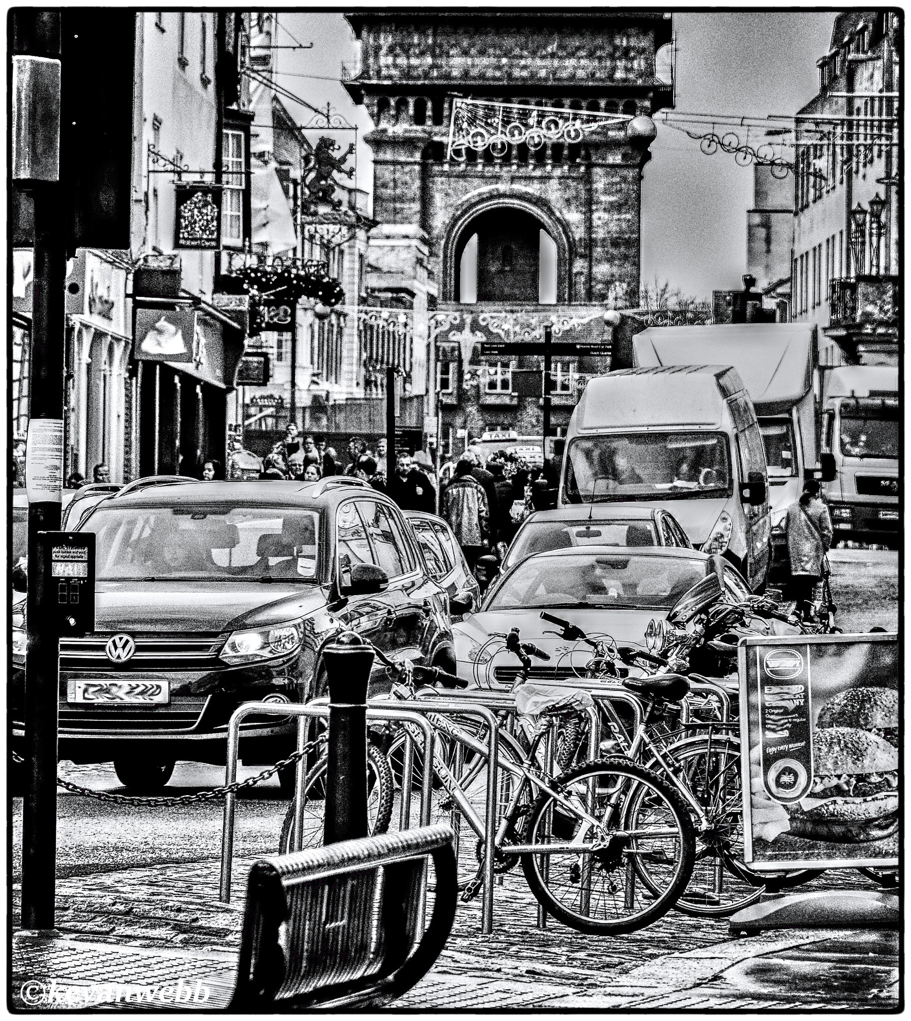Canon EOS 760D (EOS Rebel T6s / EOS 8000D) sample photo. Busy town centre photography