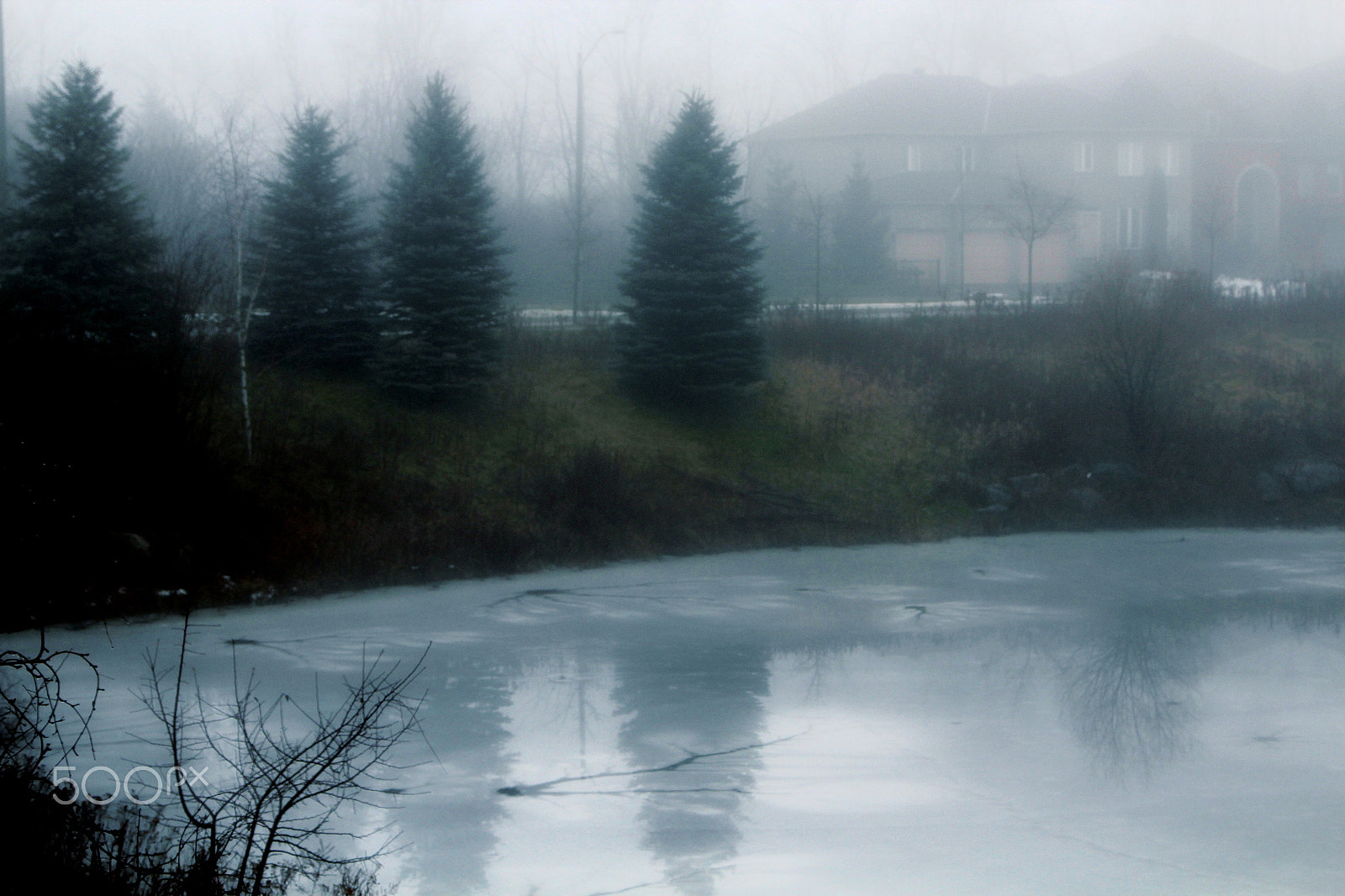 Canon EOS 600D (Rebel EOS T3i / EOS Kiss X5) sample photo. Ice fog photography