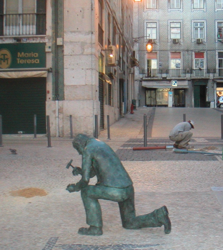KONICA MINOLTA DiMAGE X sample photo. A real and unreal working man in lissabon photography
