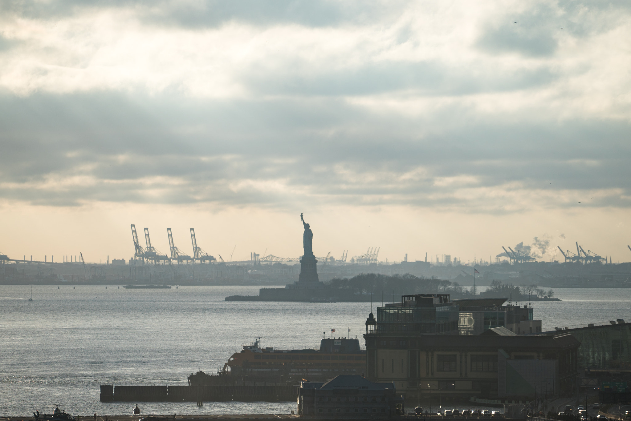 Sony a7S + Sony FE 70-200mm F4 G OSS sample photo. The view from the brooklyn bridge photography
