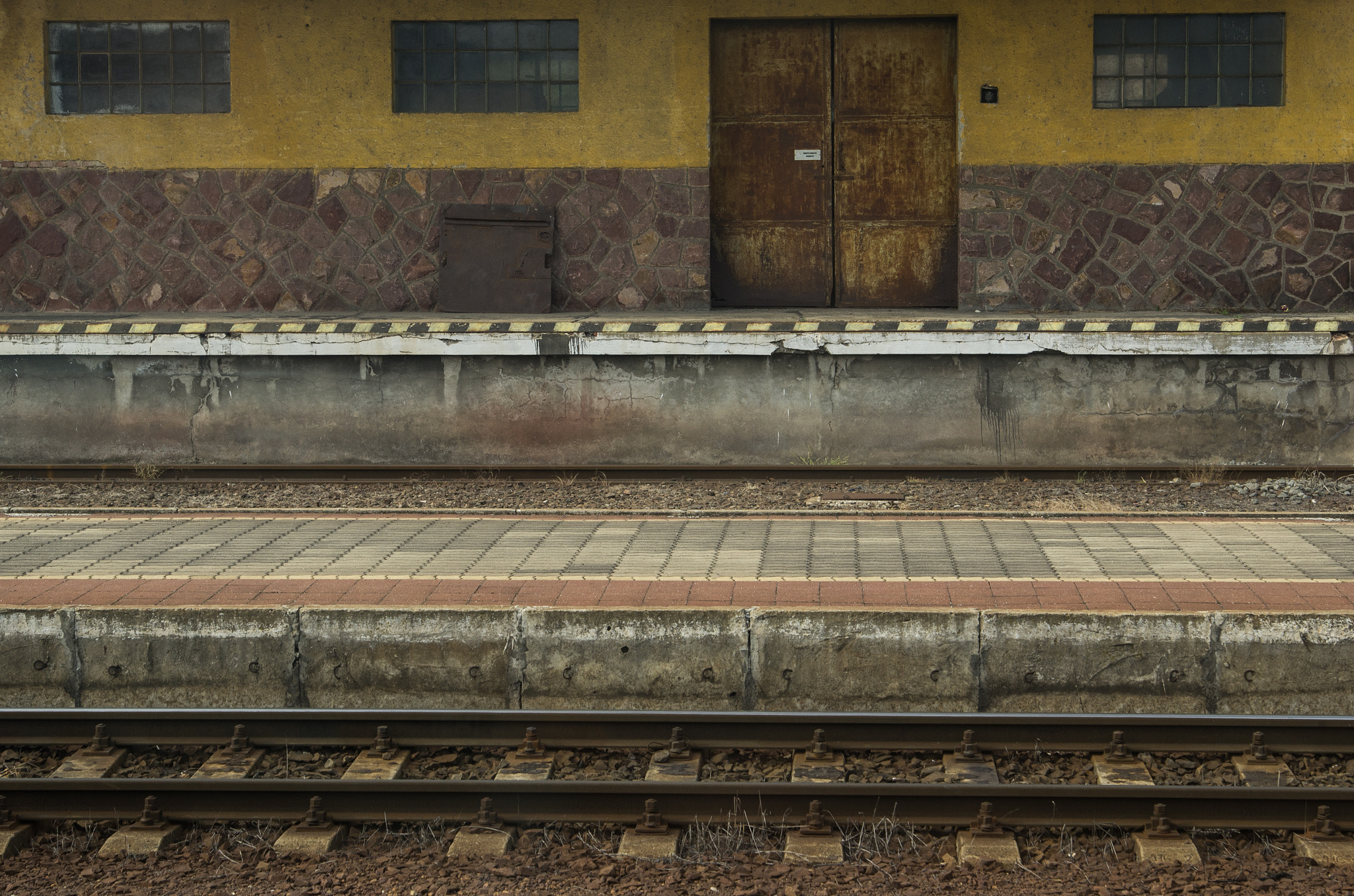 Pentax K-5 sample photo. Rust & lines photography