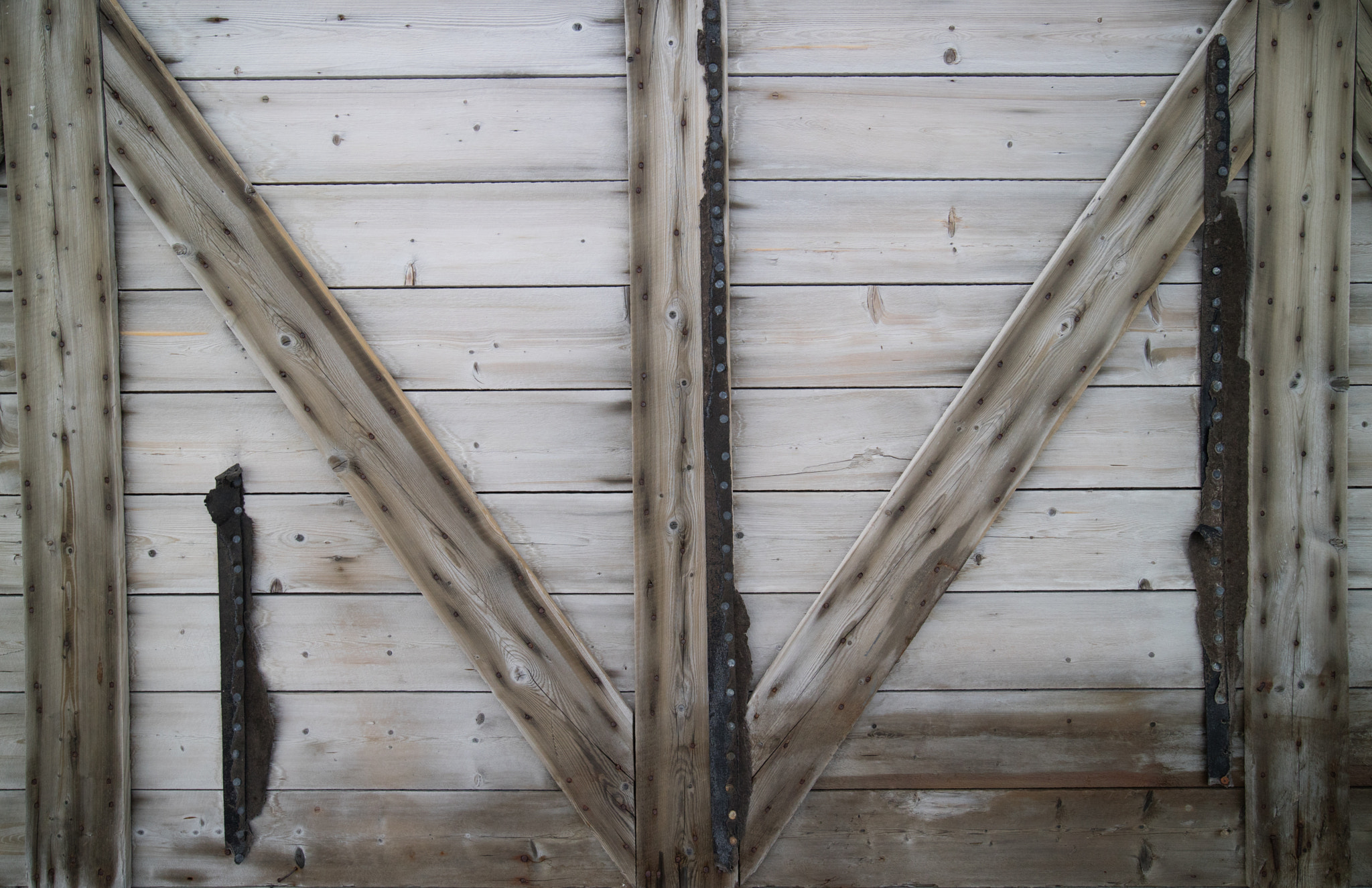 Canon EF-M 11-22mm F4-5.6 IS STM sample photo. Old antarctic textures photography