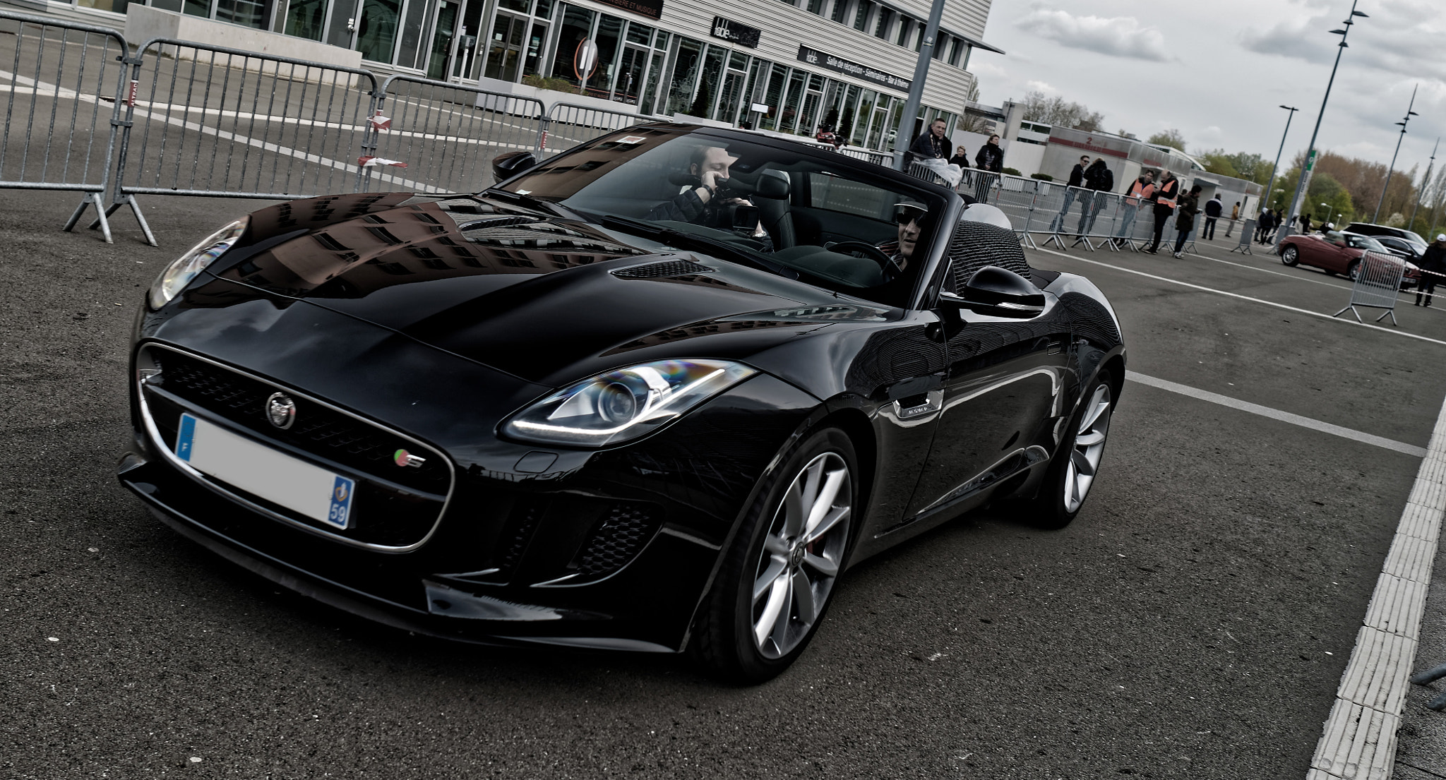 Olympus OM-D E-M1 + Olympus M.Zuiko Digital 17mm F1.8 sample photo. Jaguar f-type photography