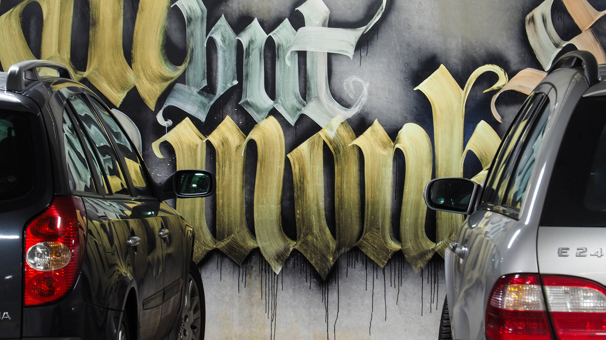 OLYMPUS M.14-150mm F4.0-5.6 II sample photo. Graffiti meets world photography