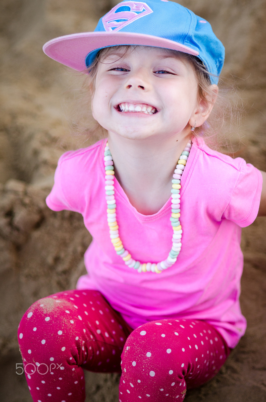 Nikon D7000 + Nikon AF Nikkor 85mm F1.8D sample photo. Girl is having fun photography