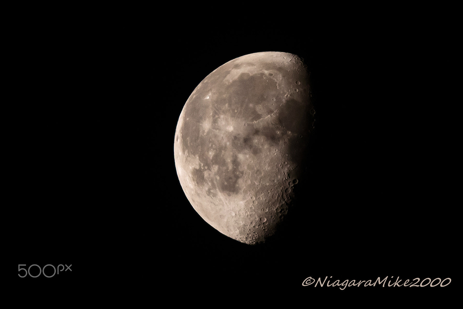 Nikon D810 + Nikon AF-S Nikkor 400mm F2.8E FL ED VR sample photo. Supermoon near his last quarter. photography