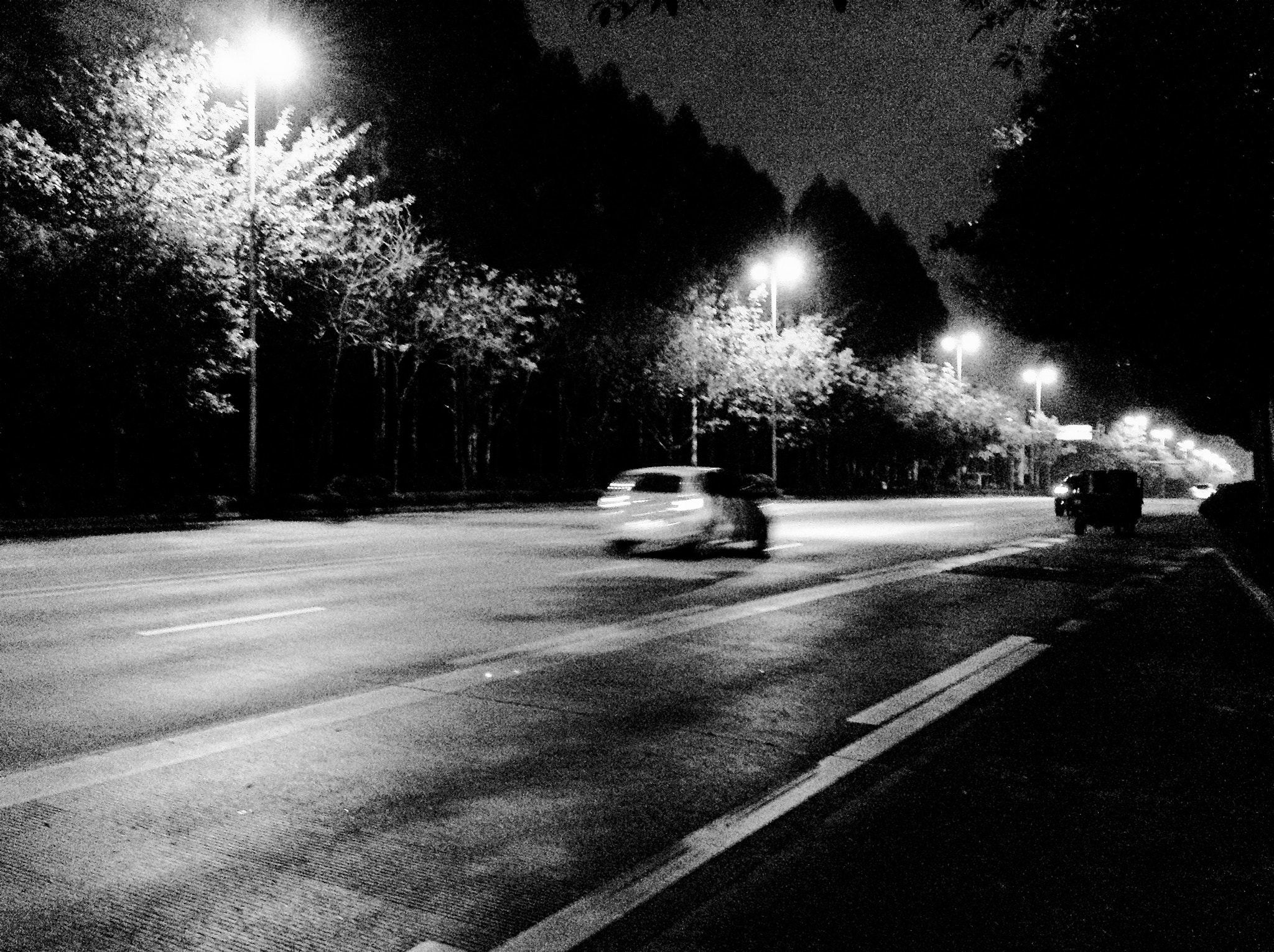 iPod touch back camera 3.3mm f/2.4 sample photo. City photography