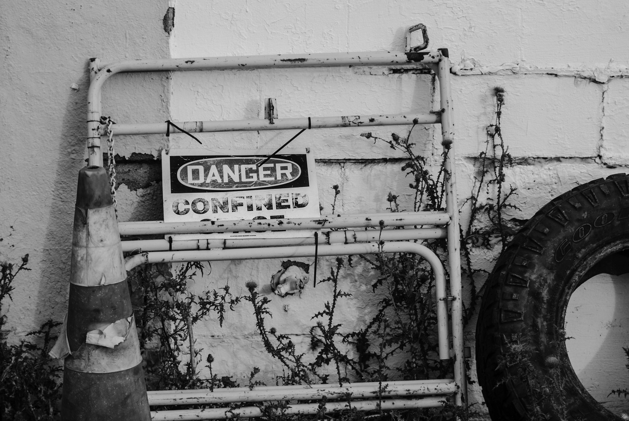 Nikon D60 sample photo. Industrial danger photography