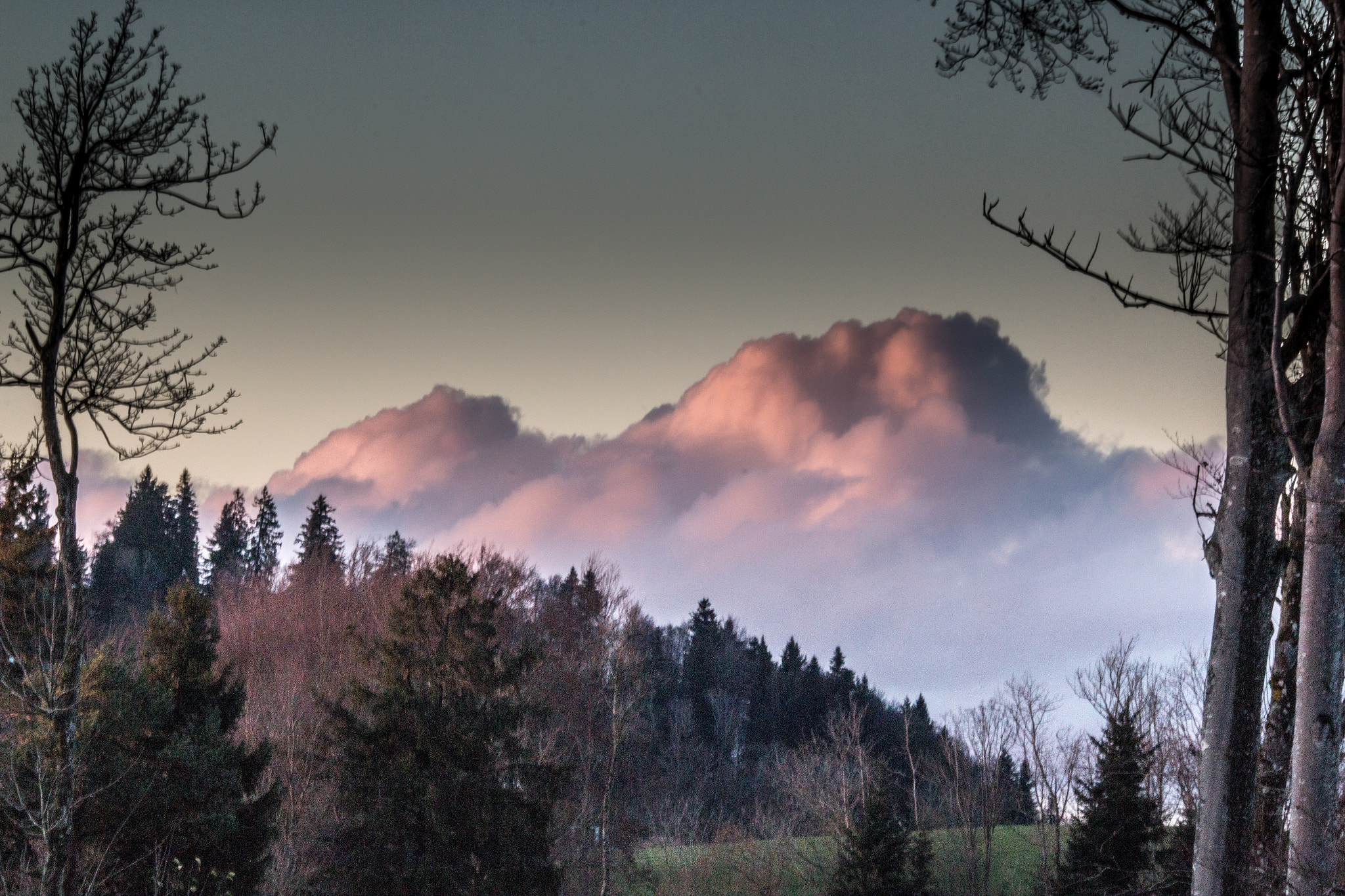 Canon EOS 70D + Canon EF 135mm F2L USM sample photo. Storm clouds gathering photography