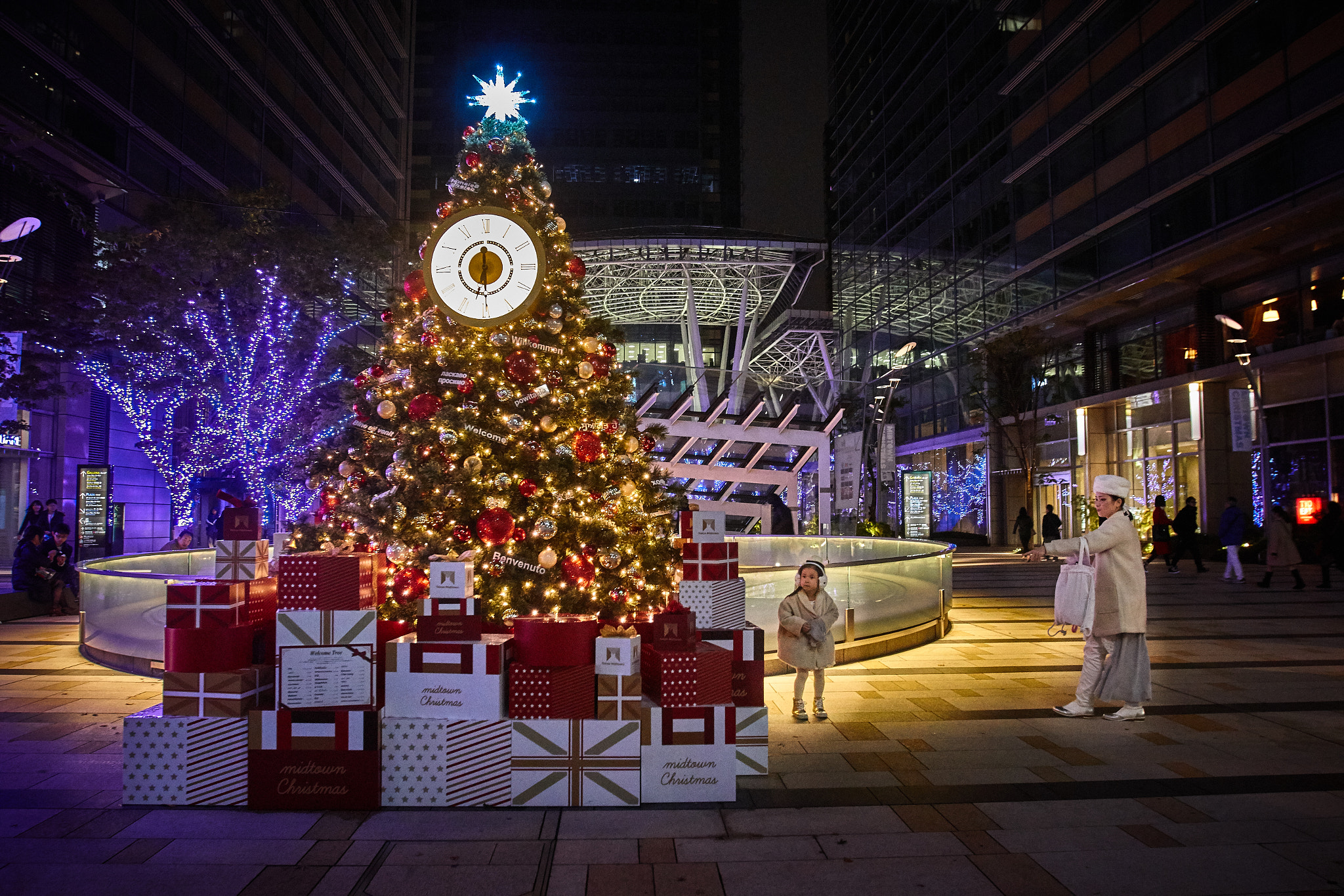 Canon EOS 70D + Canon EF 16-35mm F2.8L USM sample photo. Tokyo night walk photography