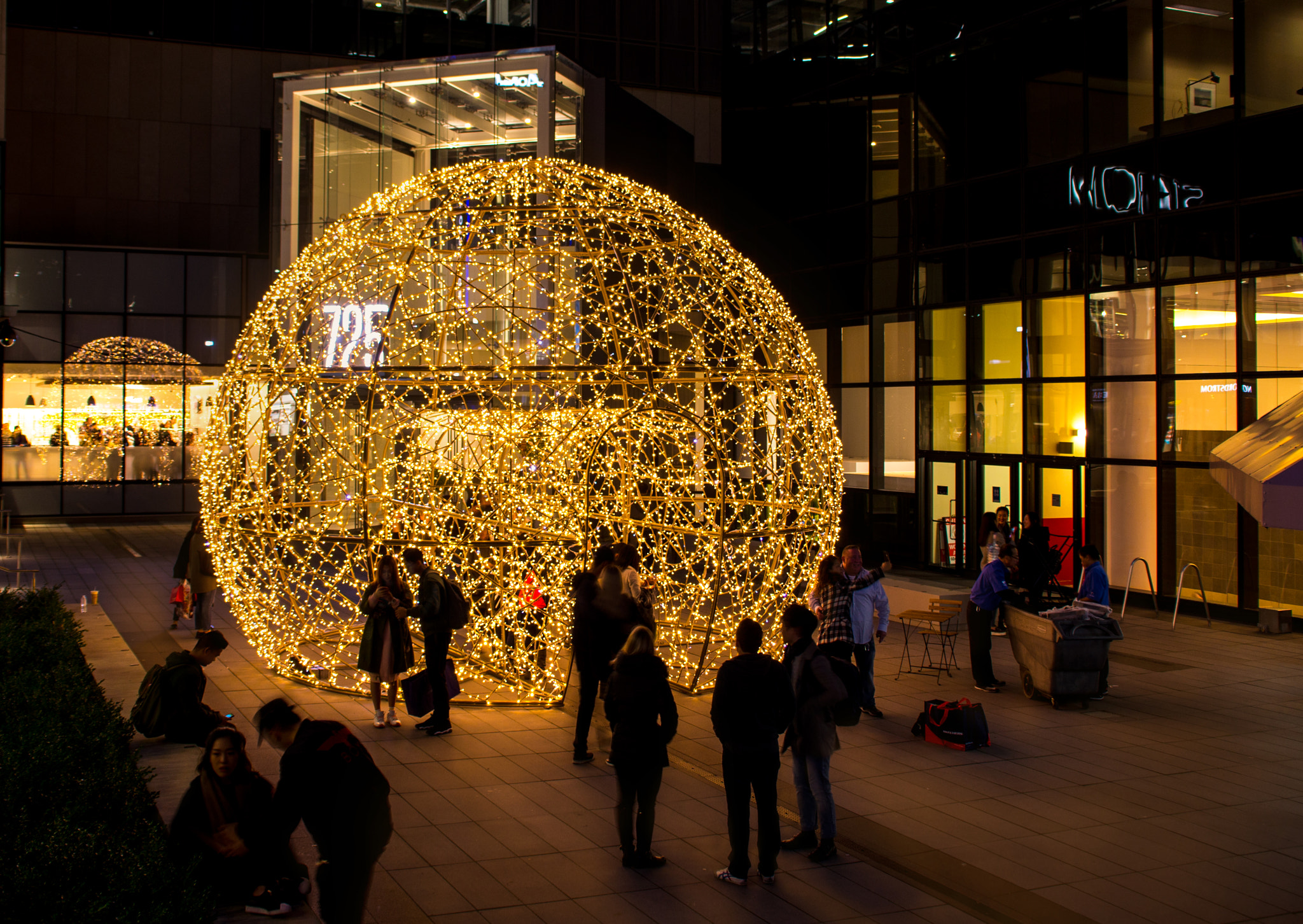 DT 18-300mm F3.5-6.3 sample photo. Shining night photography