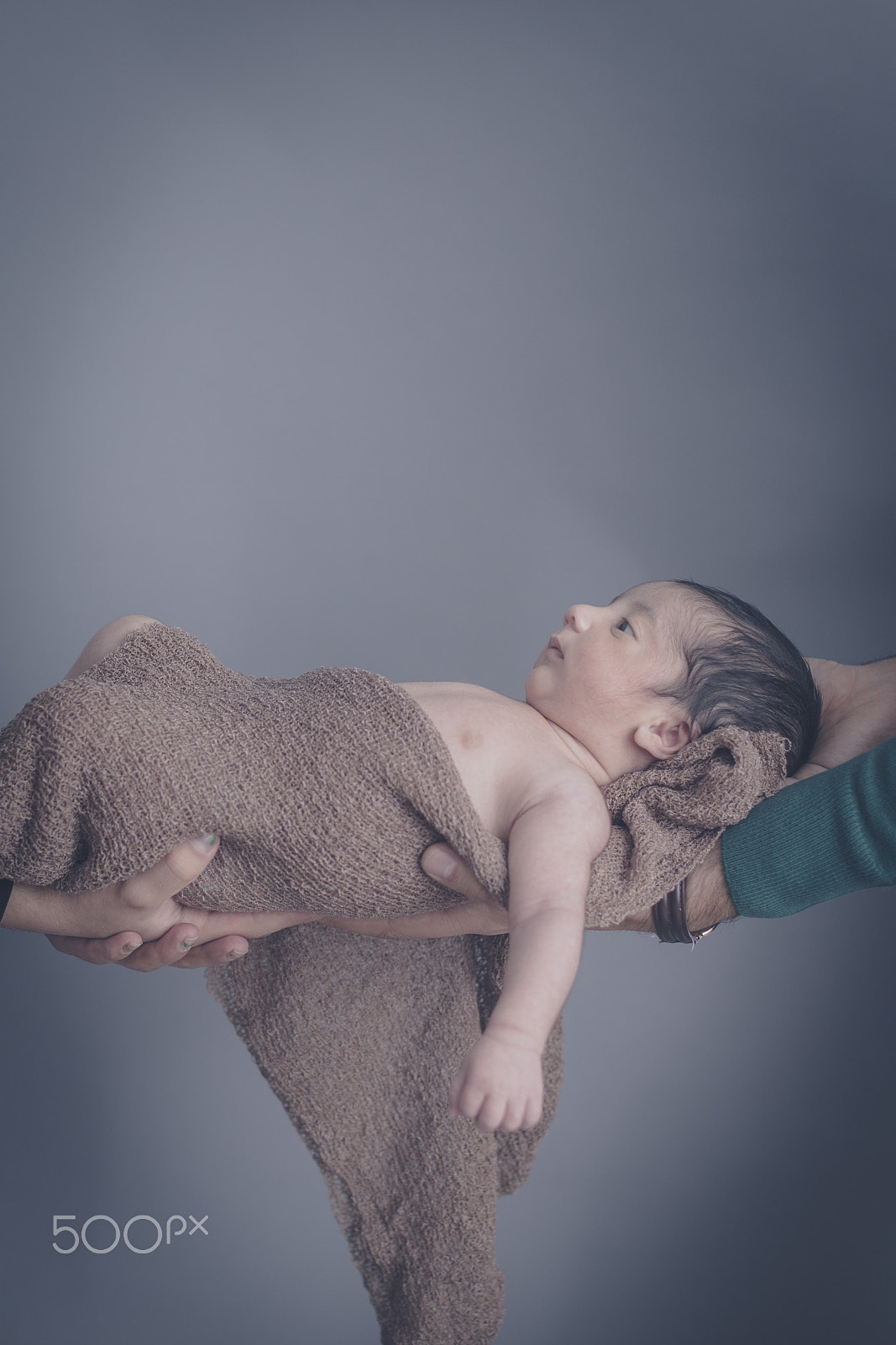 Canon EOS 5DS R sample photo. Newborn girl in swing photography