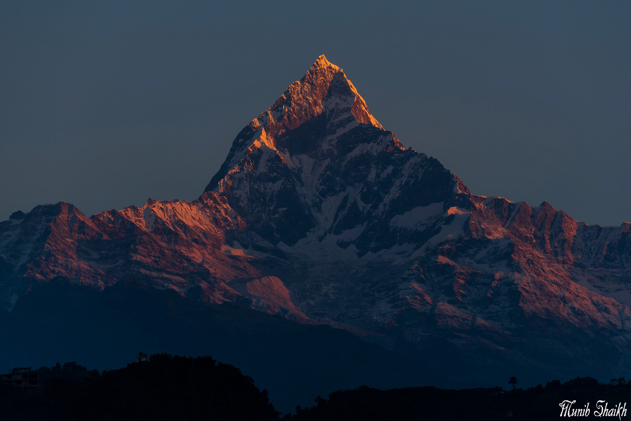 Sigma 150-500mm F5-6.3 DG OS HSM sample photo. First light on fish tail (6993m) photography