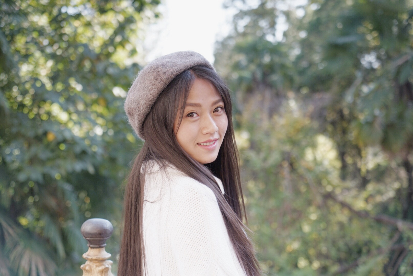 Sony a7 II + Sony Vario Tessar T* FE 24-70mm F4 ZA OSS sample photo. People photography