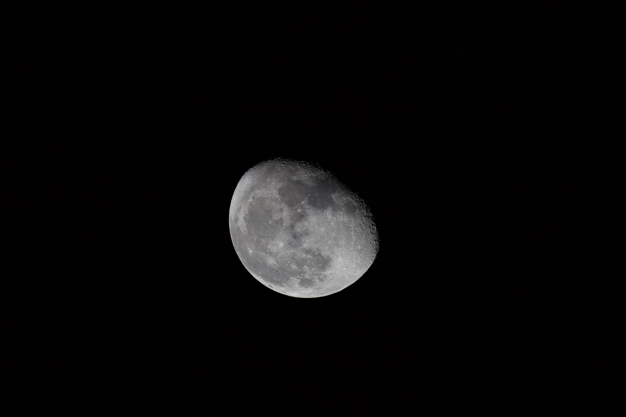 Canon EOS 700D (EOS Rebel T5i / EOS Kiss X7i) + Canon EF 600mm f/4L IS sample photo. Moon with canon 600mm f/4 l is ii usm photography