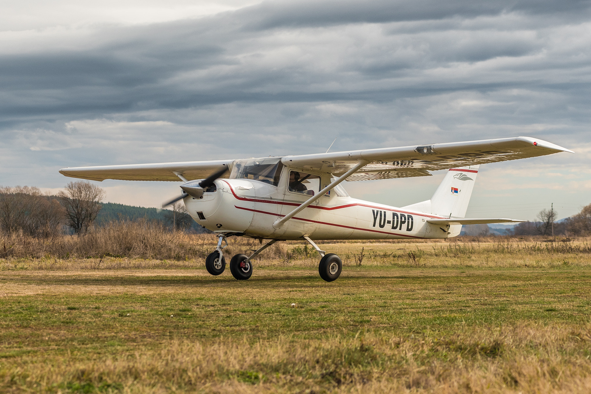 AF Zoom-Nikkor 80-200mm f/2.8 ED sample photo. Windy landings photography