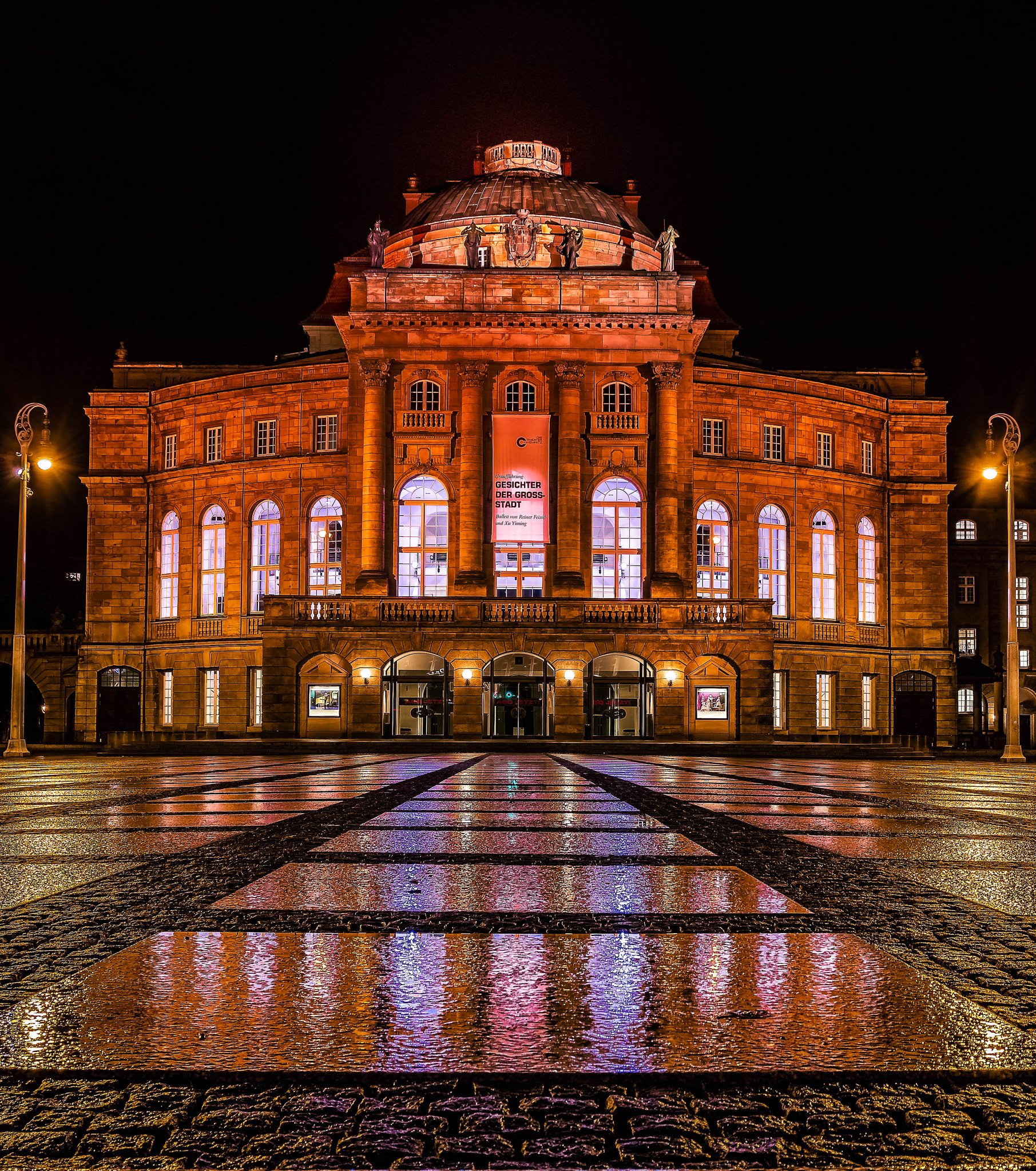 Sigma 17-70mm F2.8-4 DC Macro OS HSM sample photo. Opernhaus im regen photography