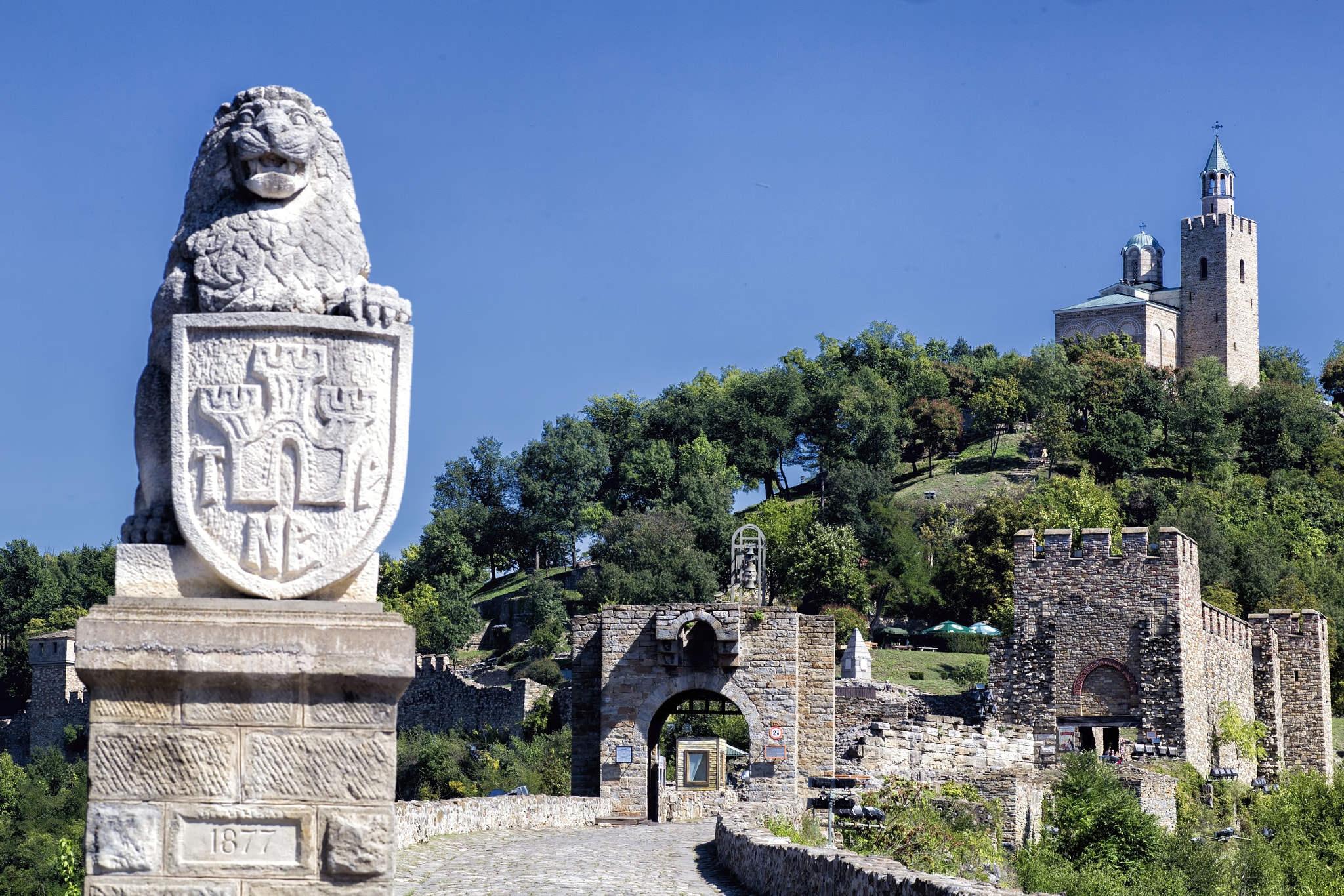 Canon EOS 6D + Canon EF 100mm F2.8 Macro USM sample photo. Tsarevets fortress castle in bulgaria photography