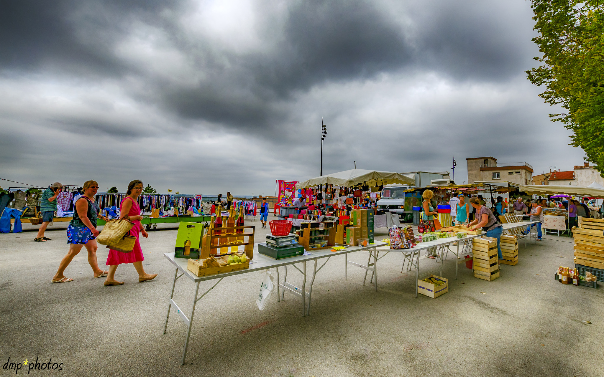 Nikon D5100 + Sigma 10-20mm F3.5 EX DC HSM sample photo. Mercado de puylaurens. photography