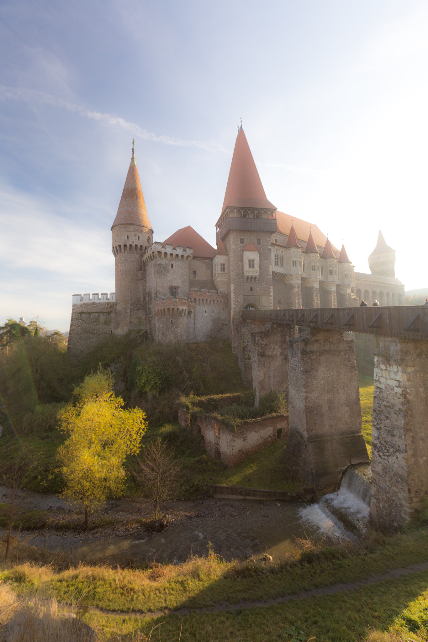 Canon EF 16-35mm F4L IS USM sample photo. Hunedoara corvinesti (corvinilor) castle photography
