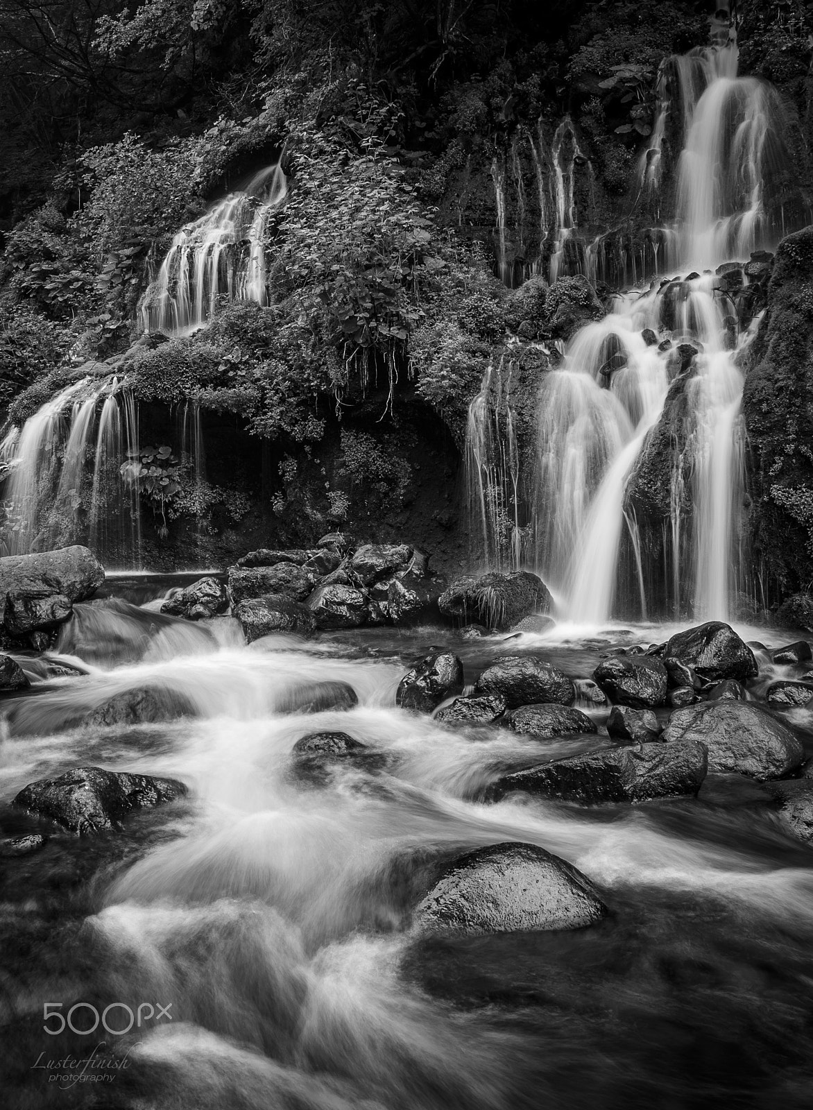 Nikon AF-S Nikkor 18-35mm F3.5-4.5G ED sample photo. Cascade photography