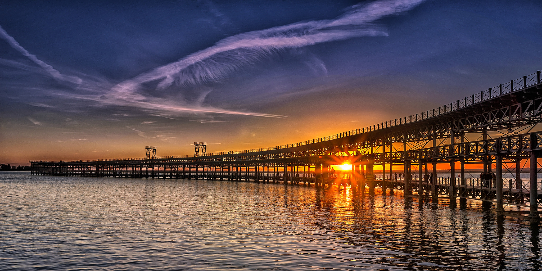 Nikon D700 + Nikon AF Nikkor 24mm F2.8D sample photo. Sunset harbor photography