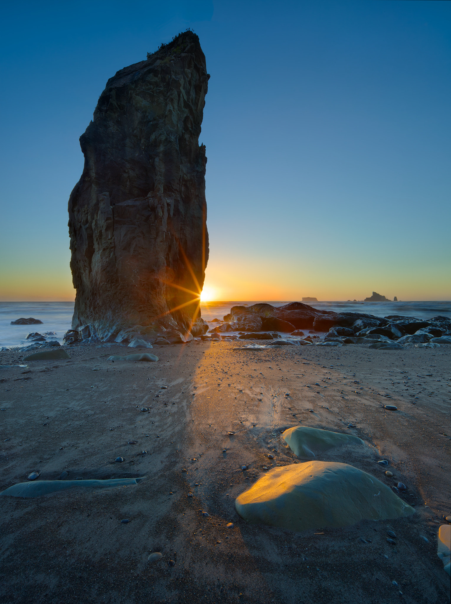 Canon EOS 5D Mark II + Canon TS-E 24.0mm f/3.5 L II sample photo. Rialto beach sunset photography