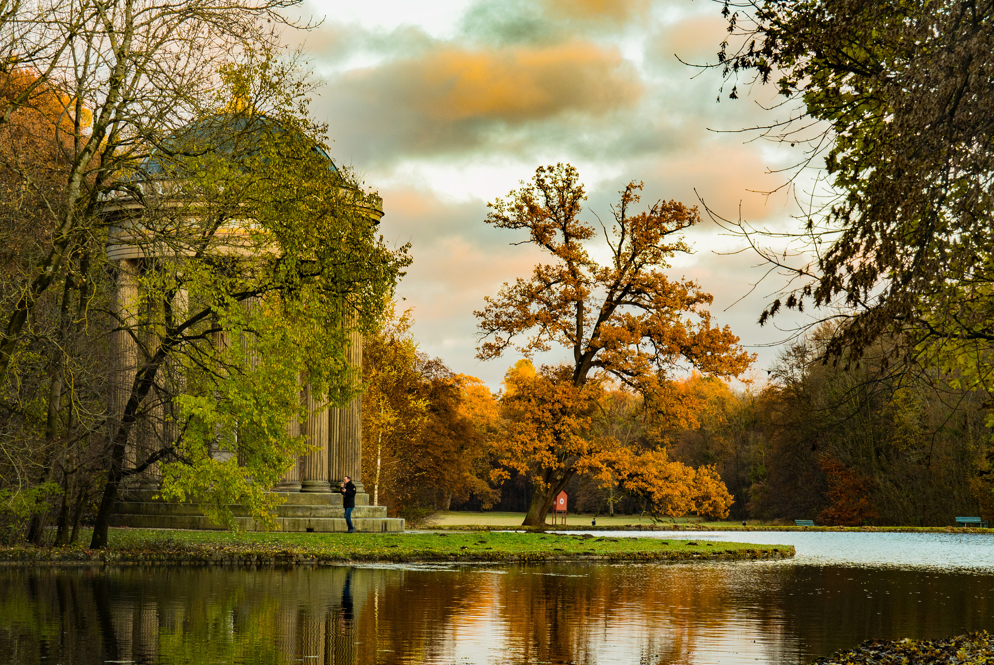 OLYMPUS M.14-150mm F4.0-5.6 II sample photo. Herbst schloßpark nymphenburg münchen im herbst photography