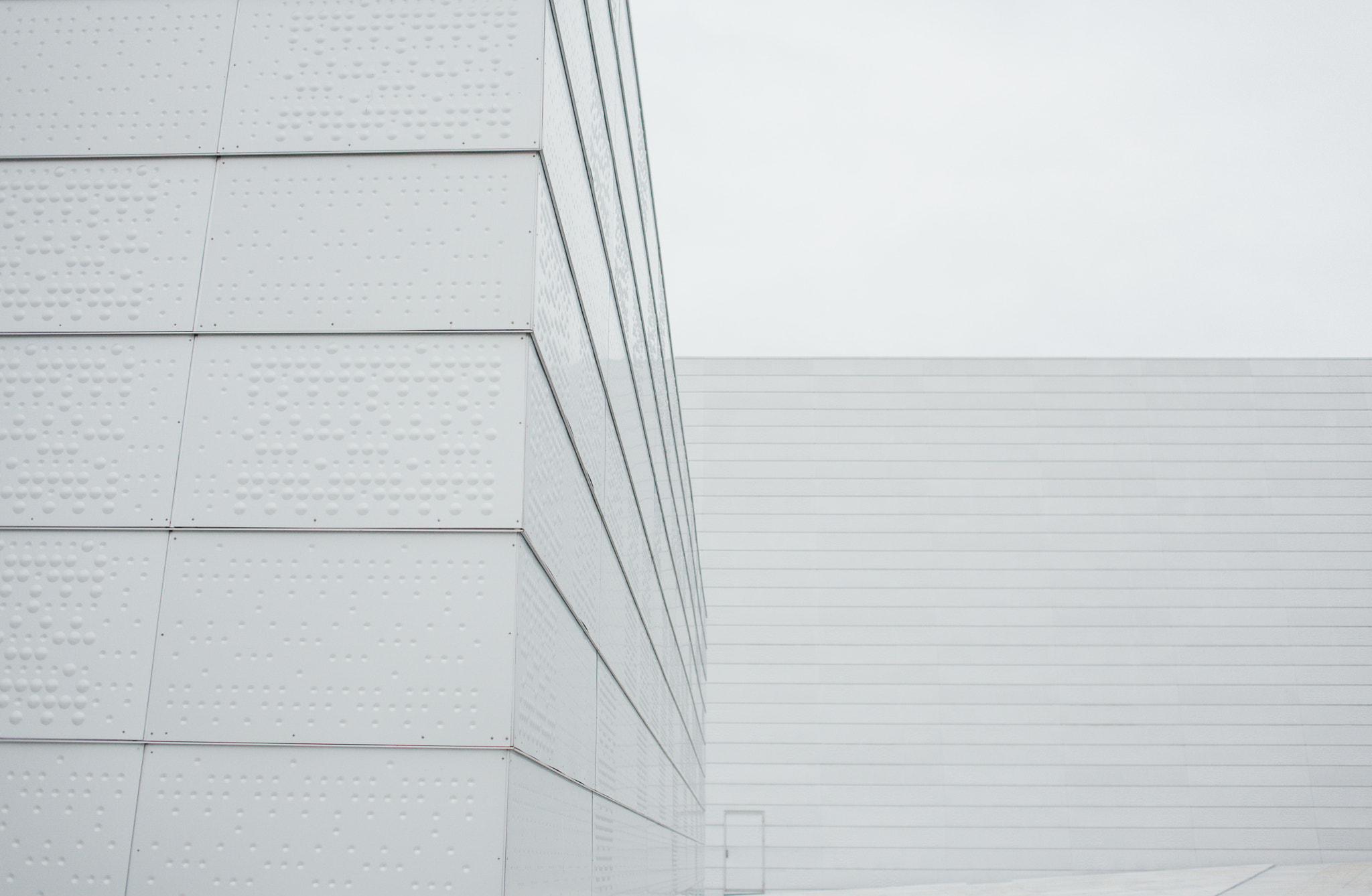 Canon EOS 5D Mark II + Canon EF 35mm F2 sample photo. Lines photography