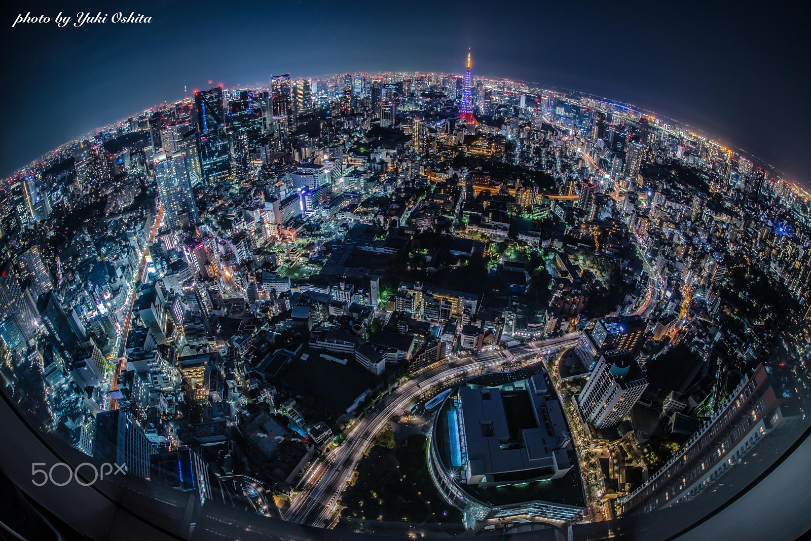 Nikon D810 + Sigma 15mm F2.8 EX DG Diagonal Fisheye sample photo. Winter's tokyo city view photography