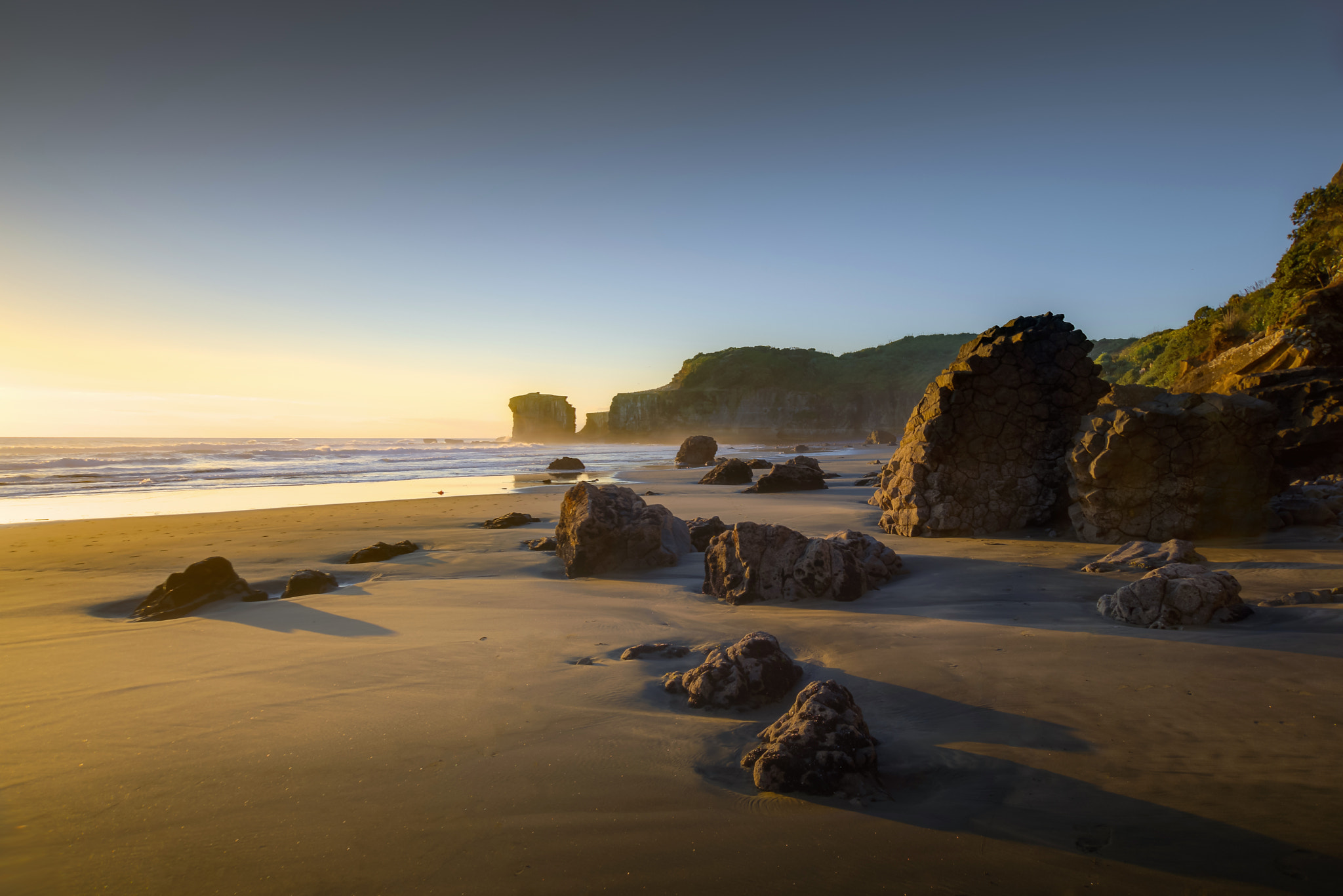 Nikon AF Nikkor 24-85mm F2.8-4D IF sample photo. Afternoon light photography