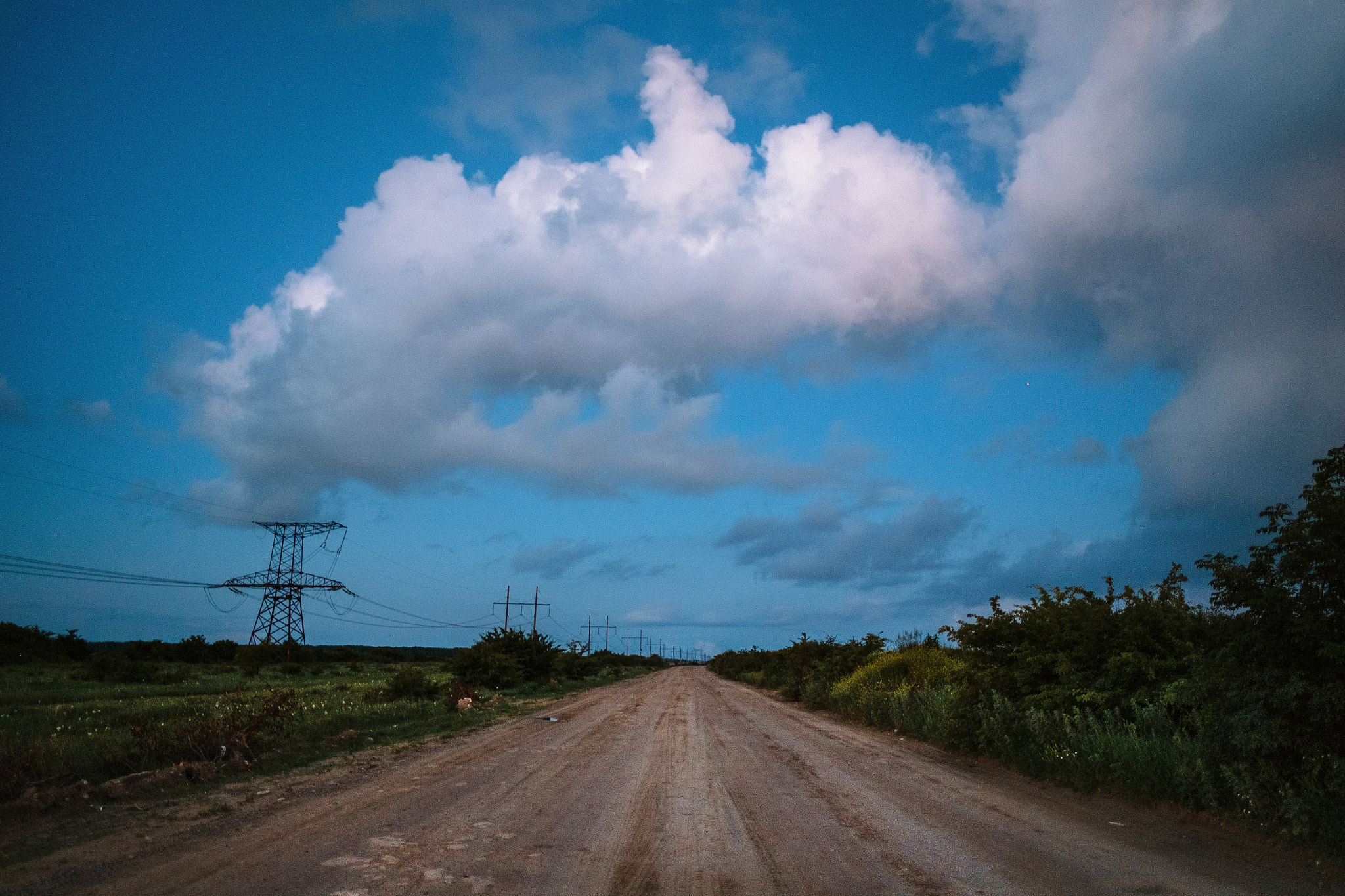 Fujifilm X-E1 + Fujifilm XF 16mm F1.4 R WR sample photo. Road photography