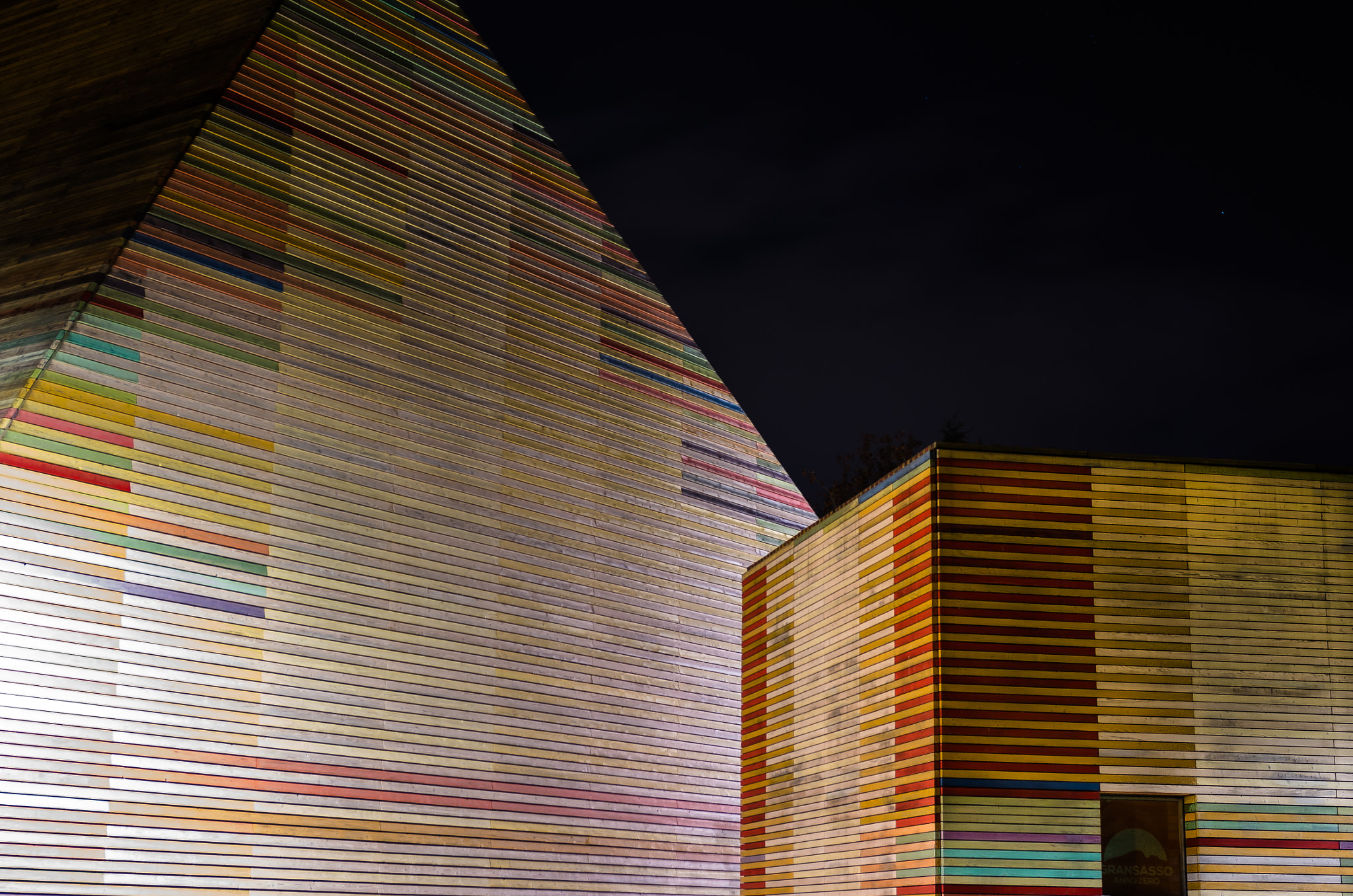 Pentax smc DA 17-70mm F4.0 AL (IF) SDM sample photo. Renzo piano line photography