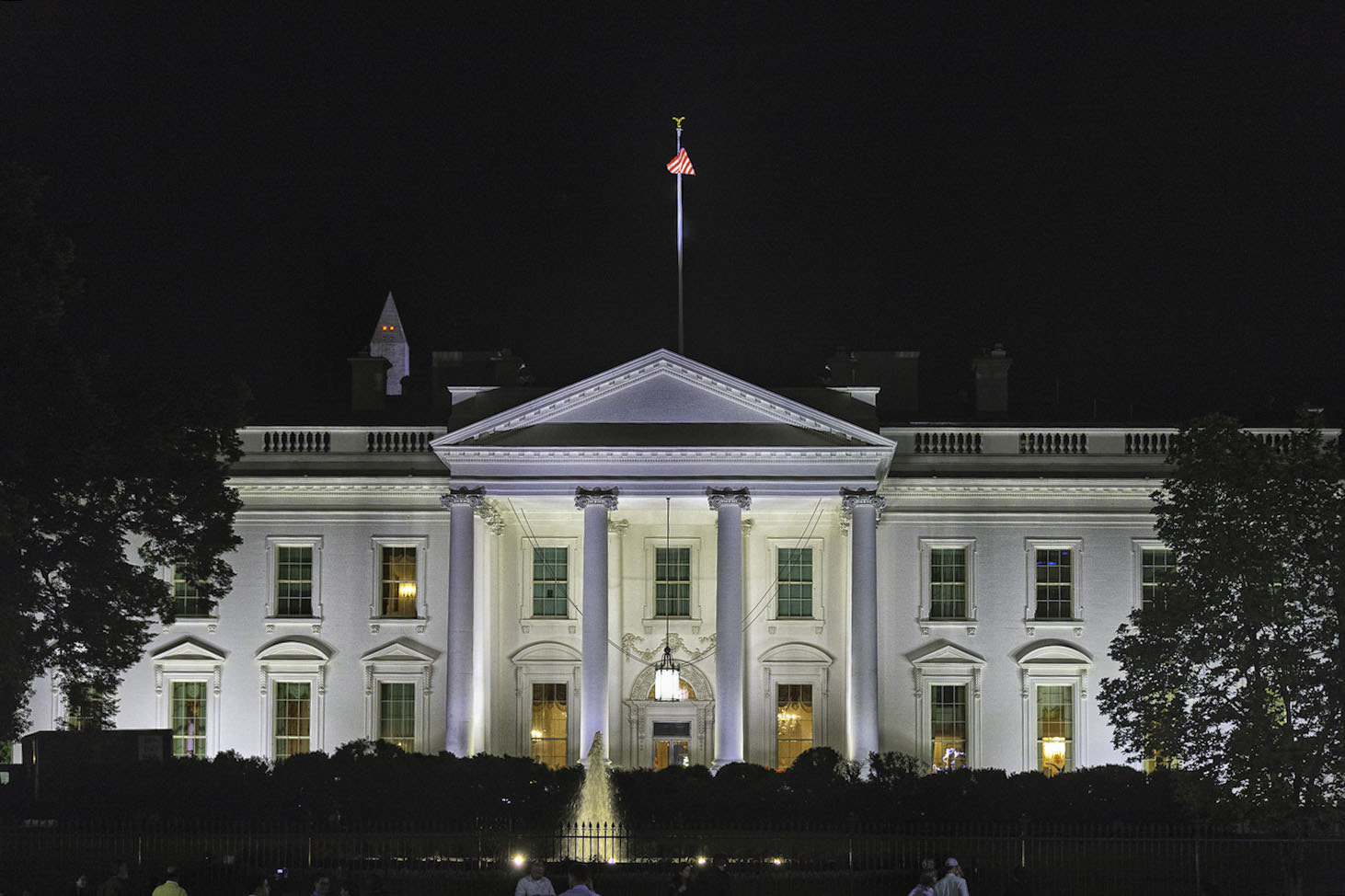 Canon EOS-1Ds Mark III + Canon EF 70-200mm F2.8L IS II USM sample photo. The white house photography