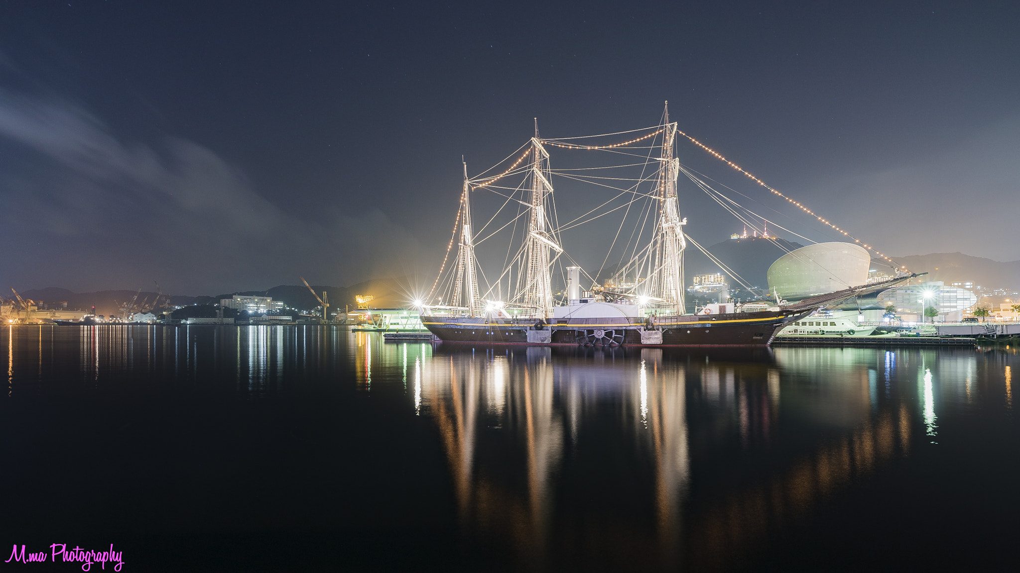 E 18mm F2.8 sample photo. Nagasaki's night sea photography