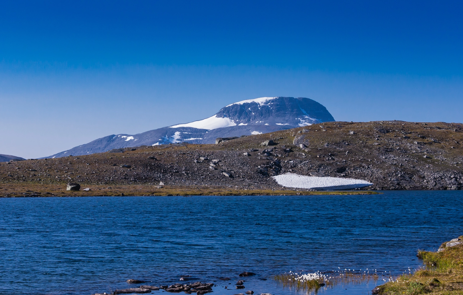 Panasonic Lumix DMC-GH2 sample photo. On our trekkingtour in 2015, we saw this small lake. photography